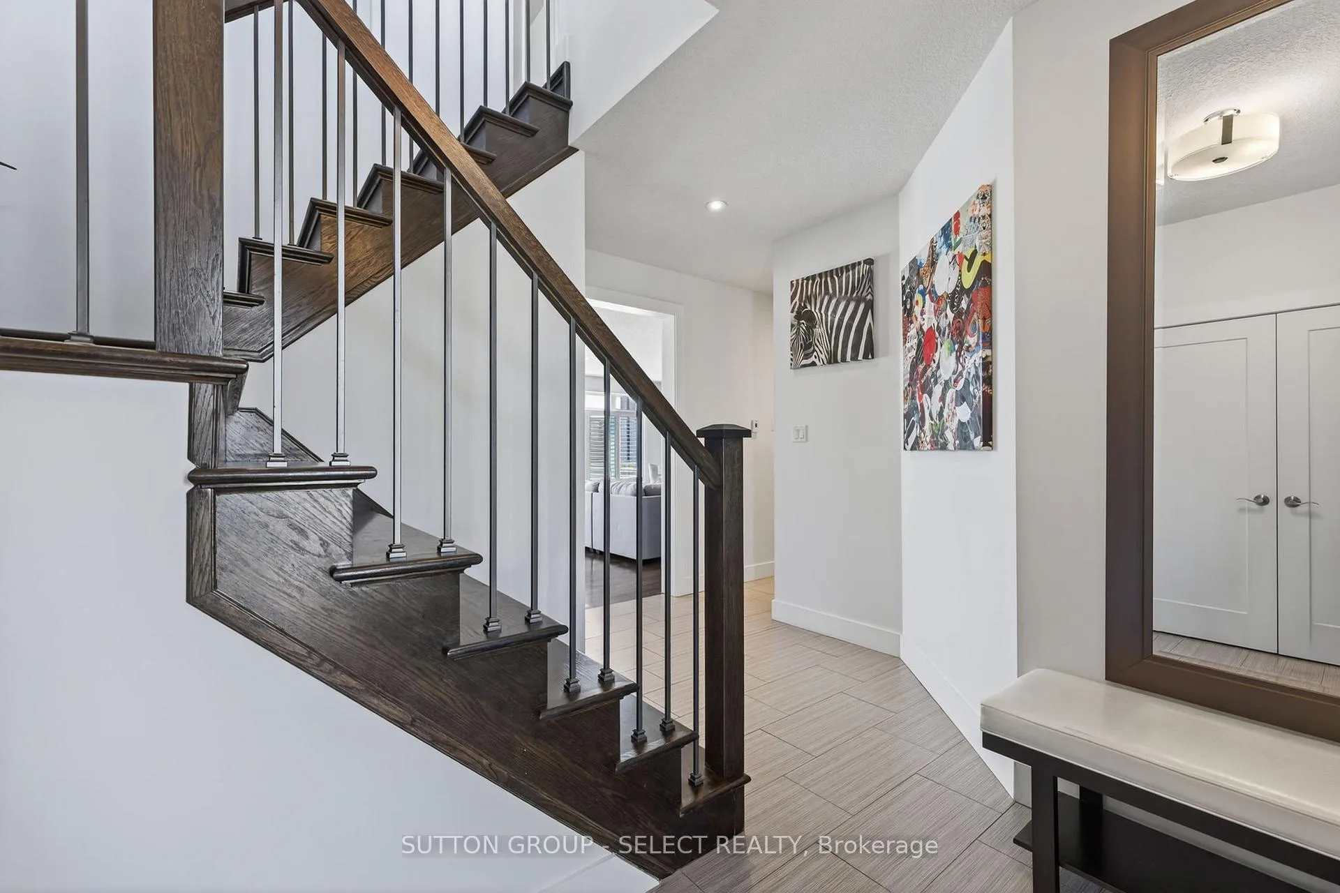 Photo 4 of 1879 Couldridge Way, London, North S — HOMEH