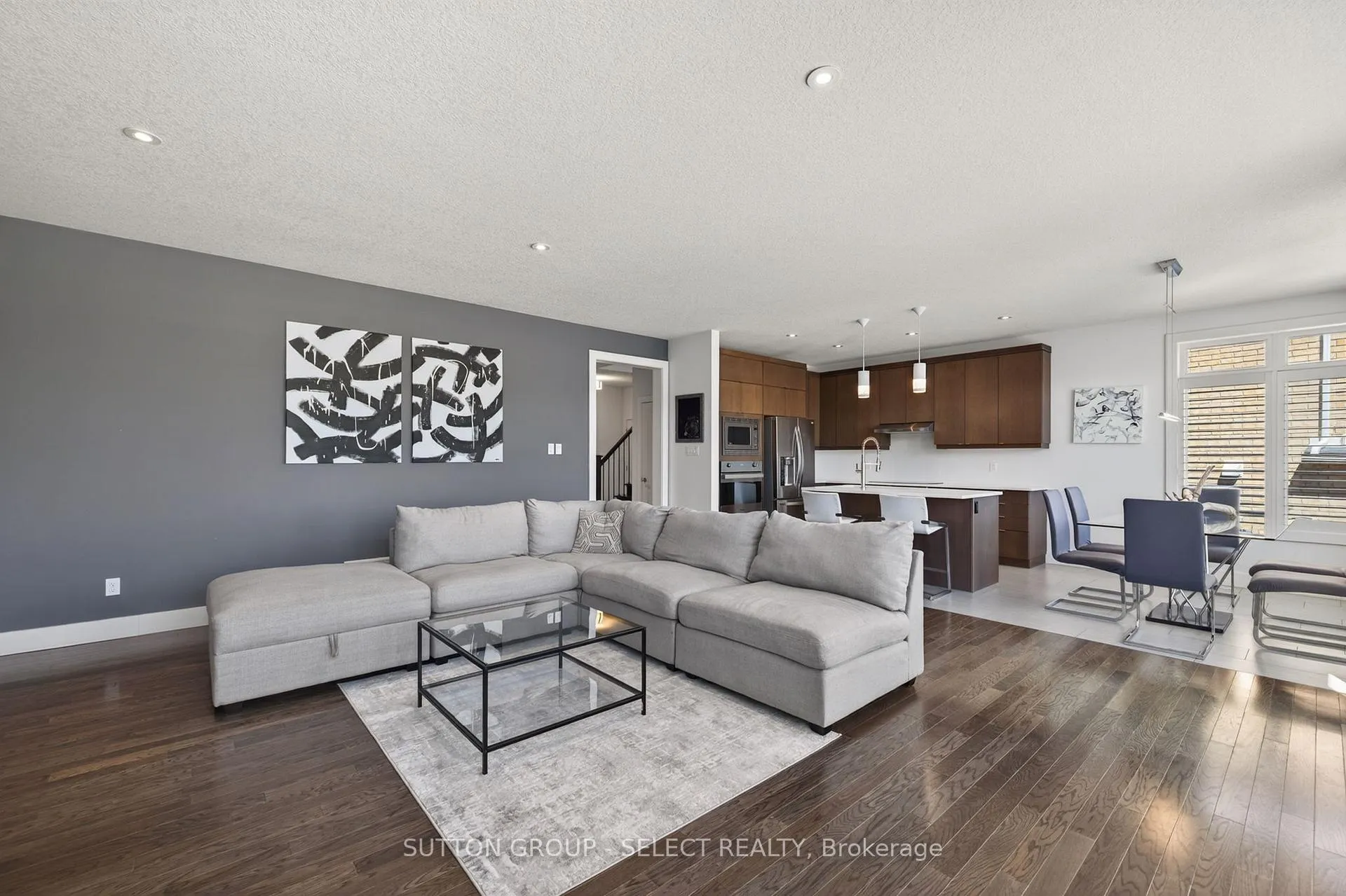 Photo 8 of 1879 Couldridge Way, London, North S — HOMEH
