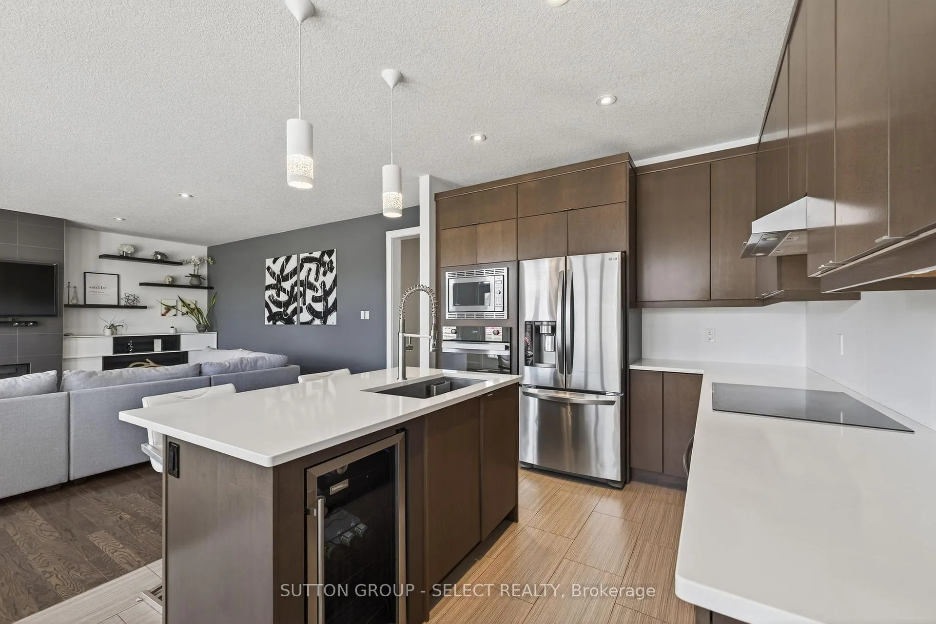 Photo 14 of 1879 Couldridge Way, London, North S — HOMEH