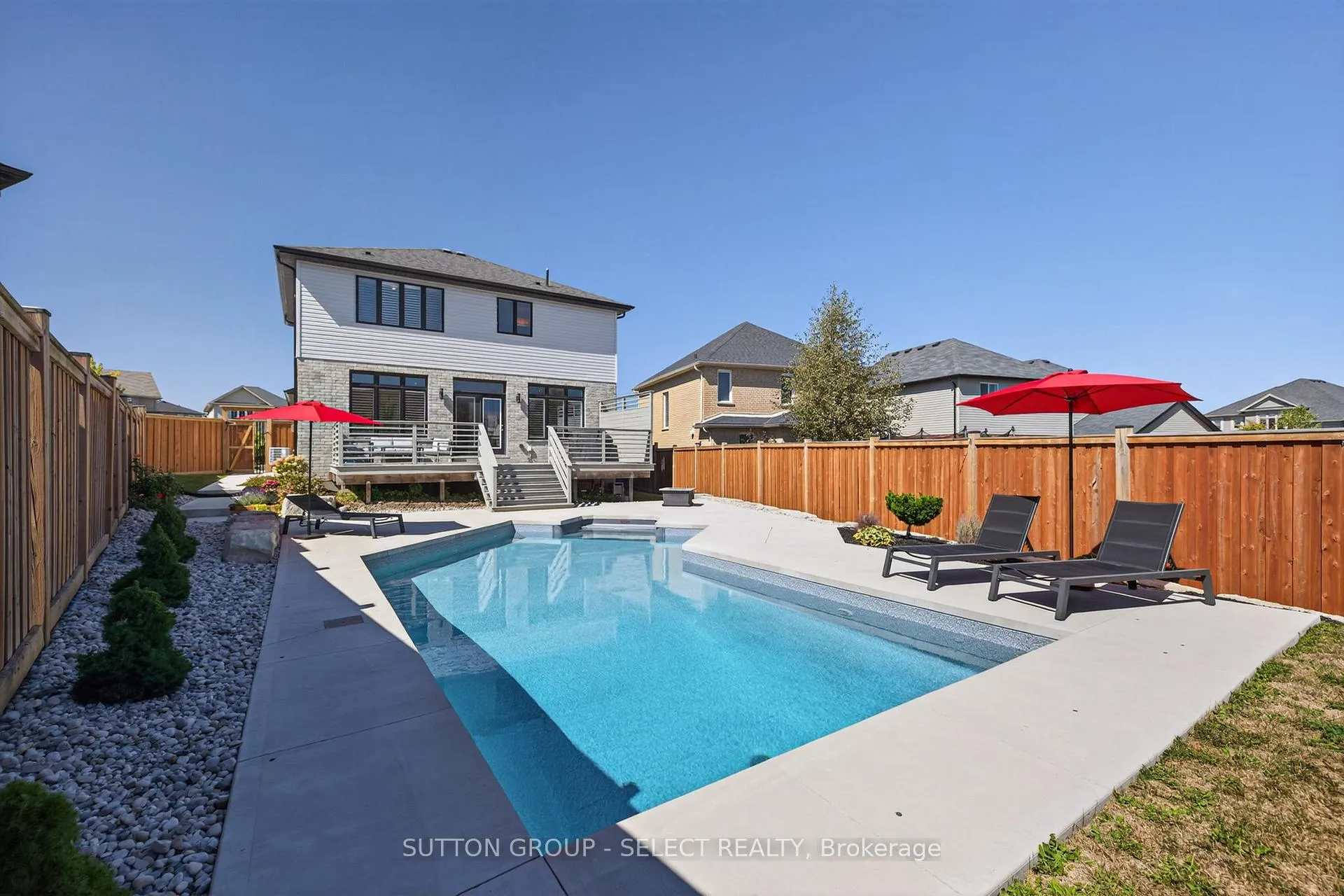 Photo 38 of 1879 Couldridge Way, London, North S — HOMEH