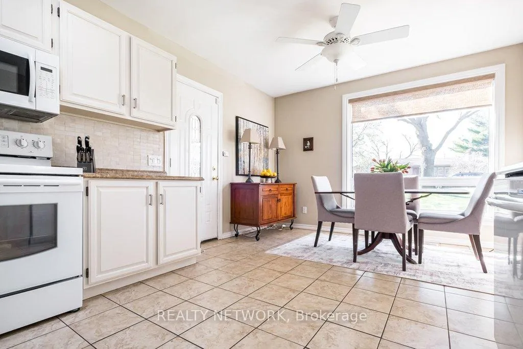 Photo 9 of 129 Oneida Boulevard, Hamilton, Ancaster — HOMEH