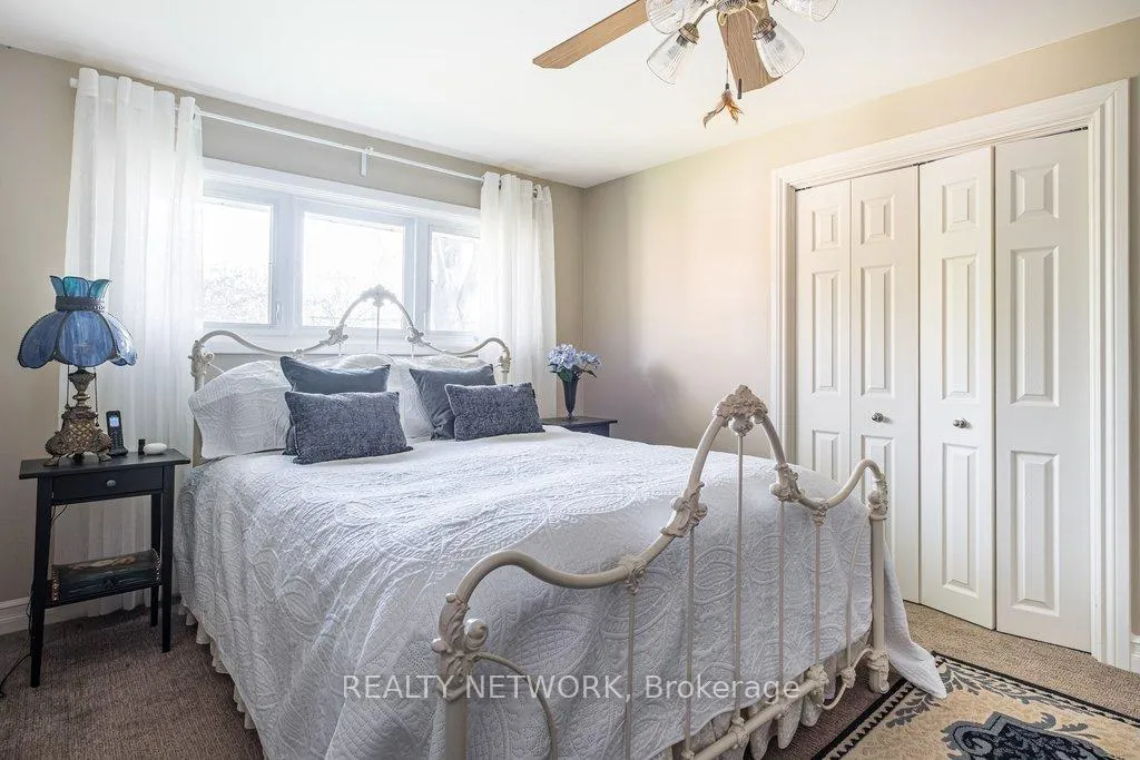 Photo 13 of 129 Oneida Boulevard, Hamilton, Ancaster — HOMEH