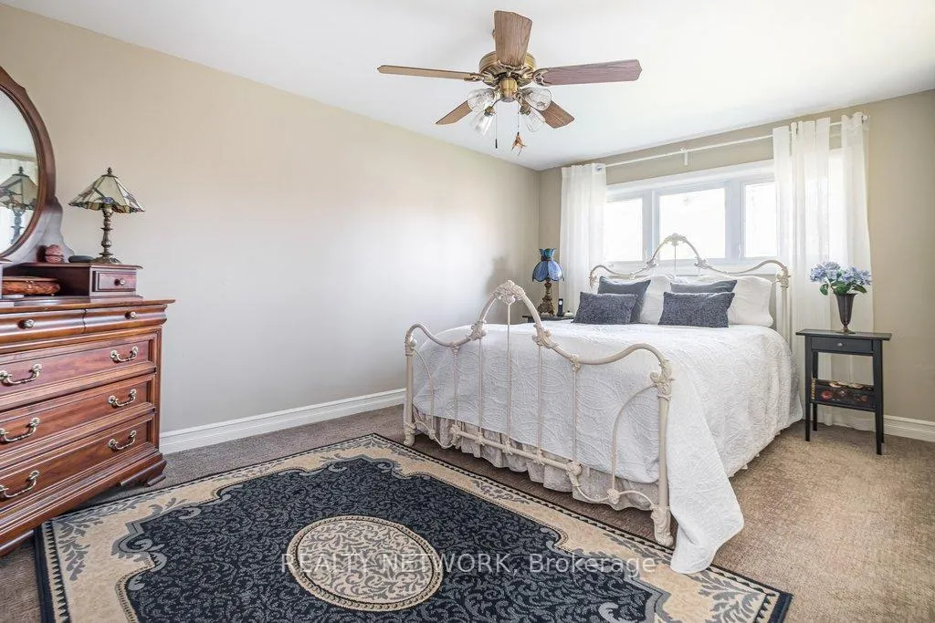 Photo 14 of 129 Oneida Boulevard, Hamilton, Ancaster — HOMEH