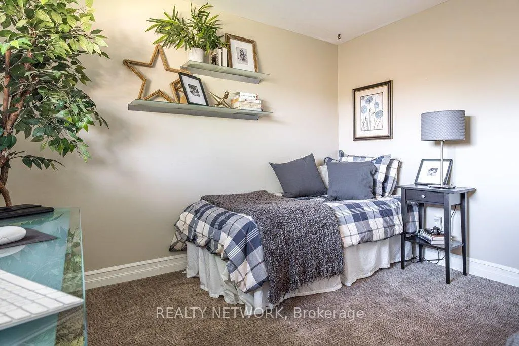 Photo 17 of 129 Oneida Boulevard, Hamilton, Ancaster — HOMEH