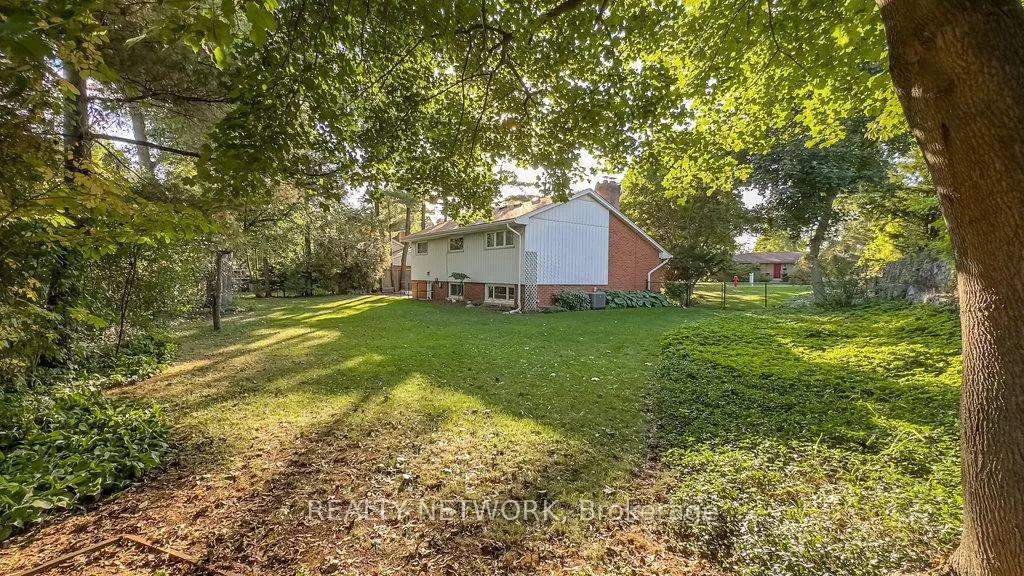 Photo 29 of 129 Oneida Boulevard, Hamilton, Ancaster — HOMEH