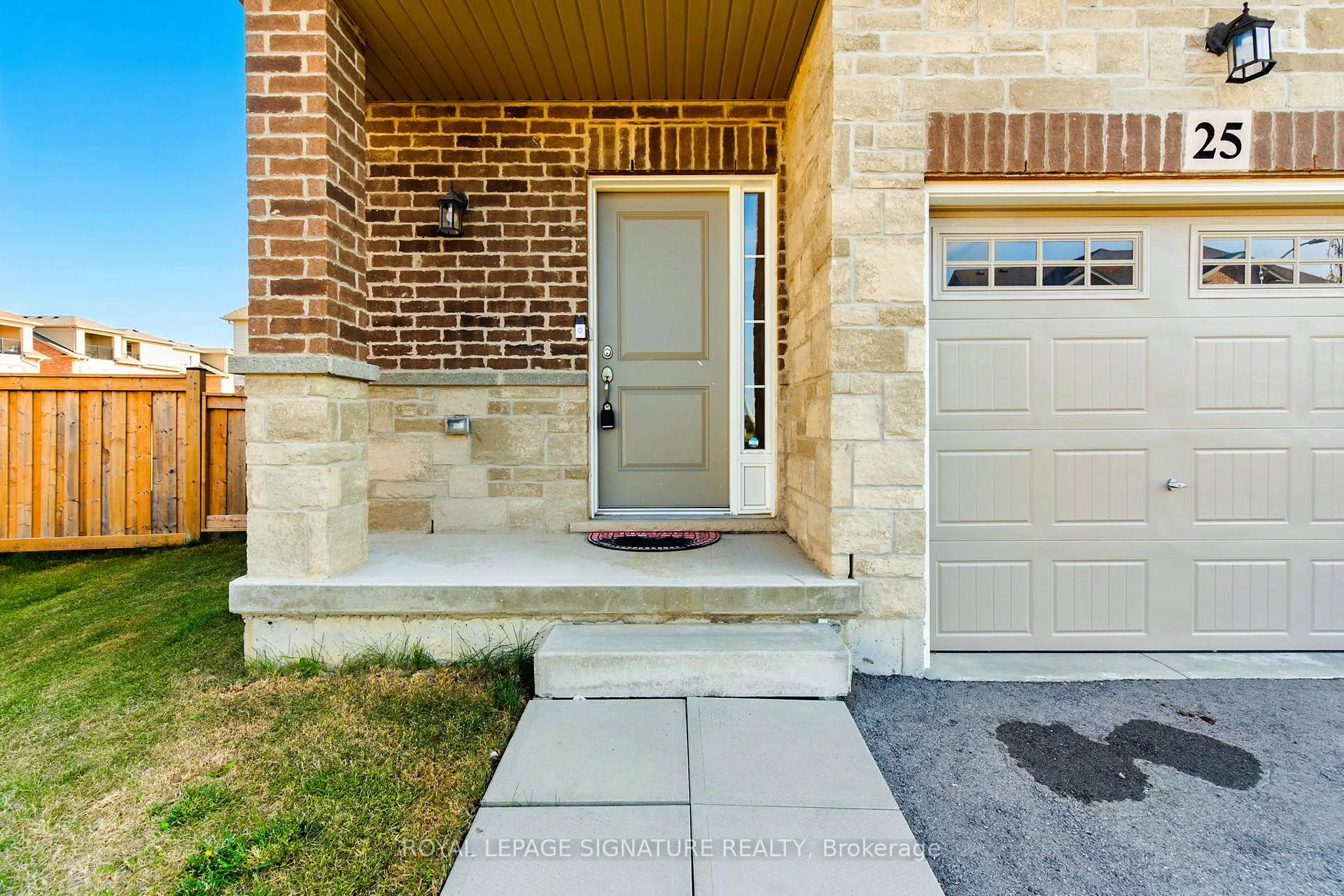 Photo 3 of 25 Beasley Grove, Hamilton, Meadowlands — HOMEH