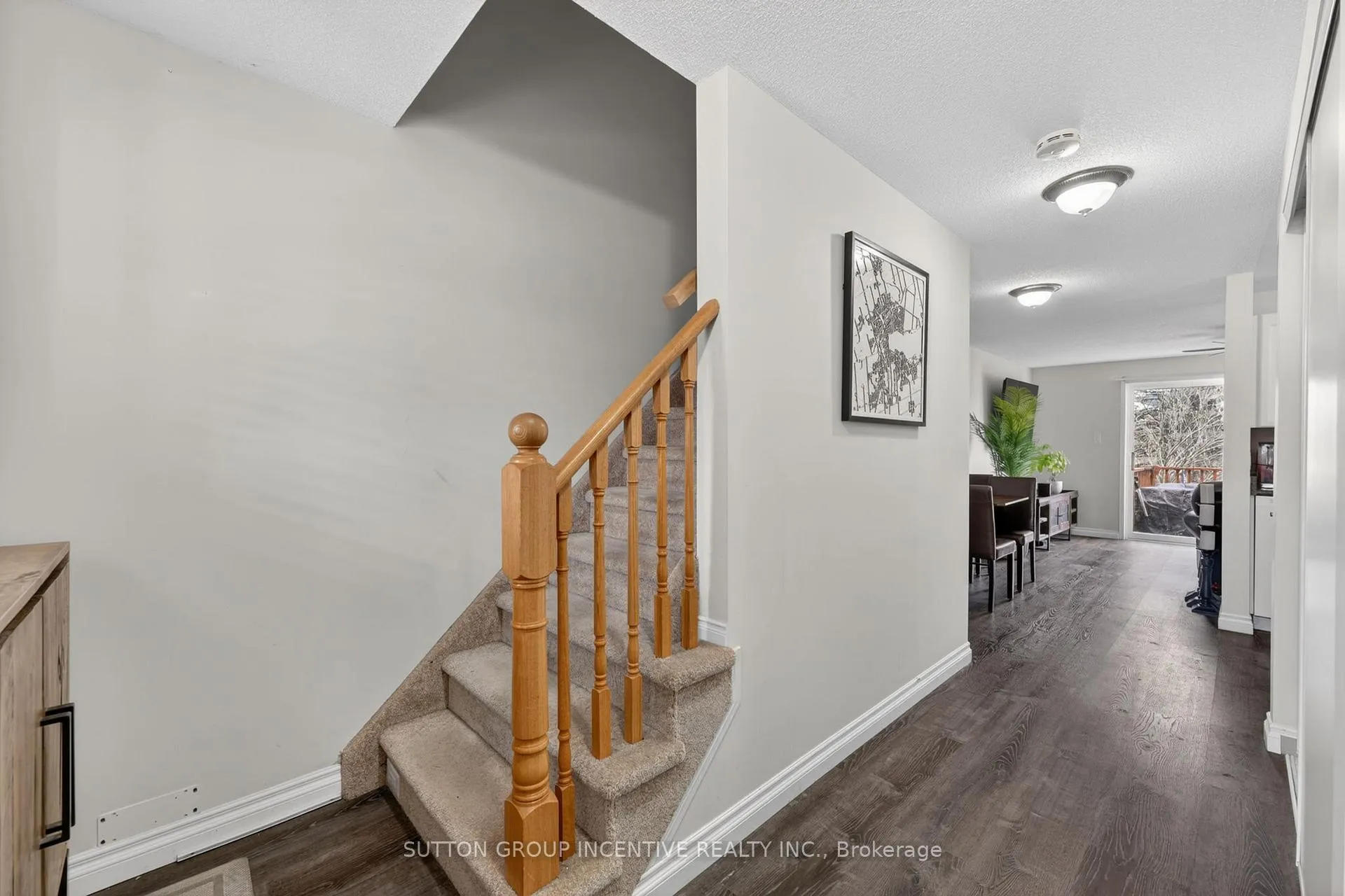 Photo 3 of 173 Nathan Crescent, Barrie, Painswick South — HOMEH