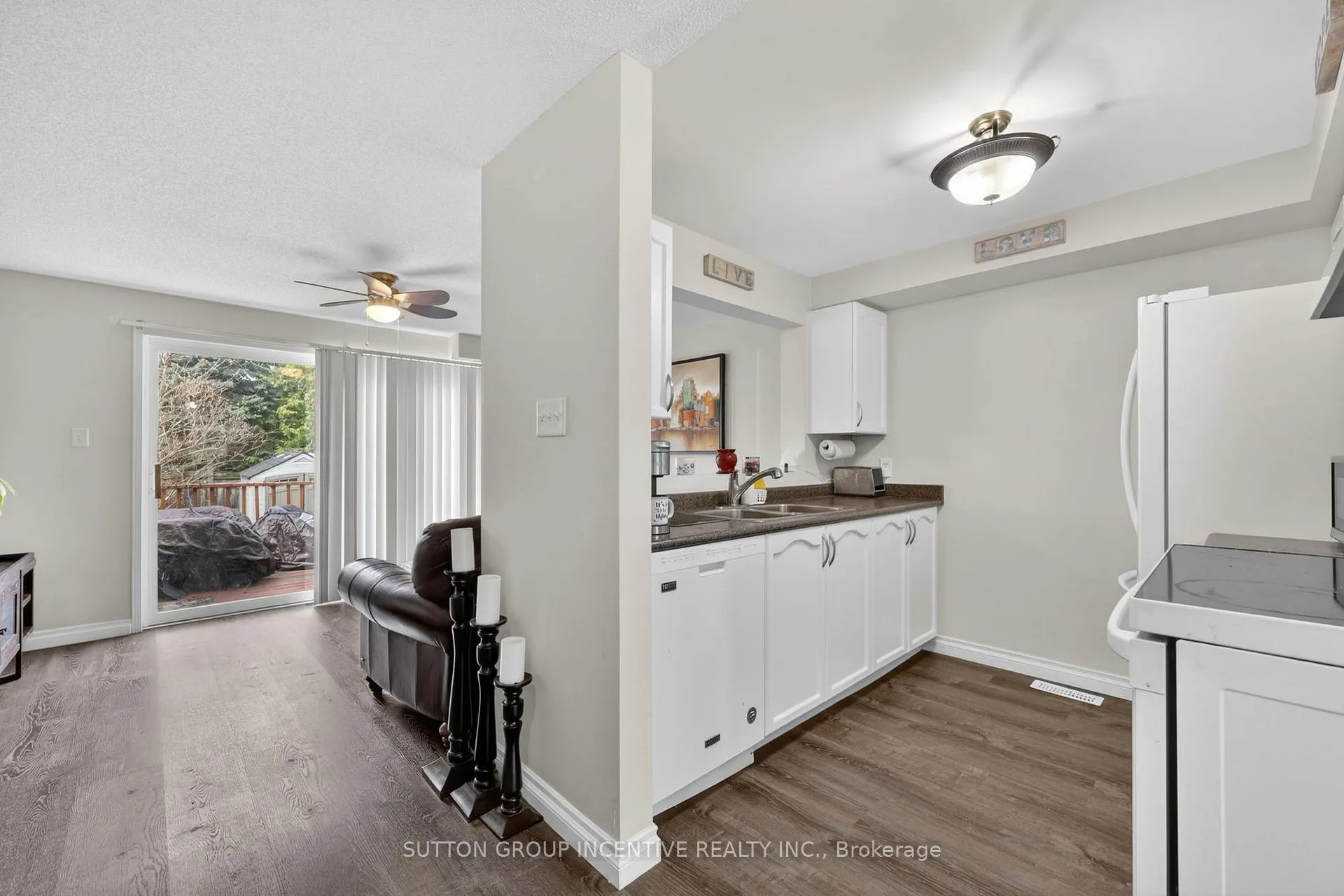 Photo 4 of 173 Nathan Crescent, Barrie, Painswick South — HOMEH
