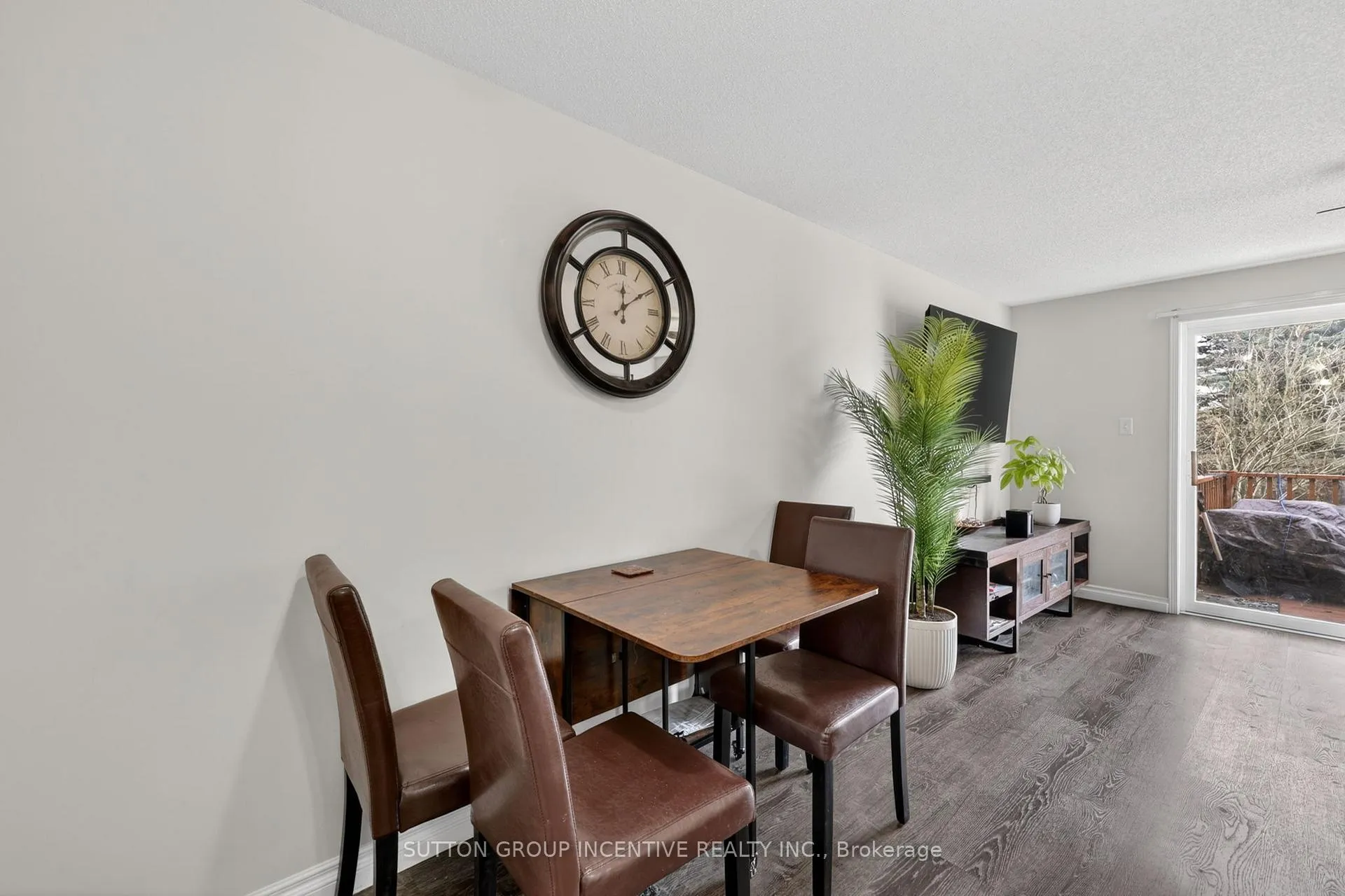 Photo 9 of 173 Nathan Crescent, Barrie, Painswick South — HOMEH