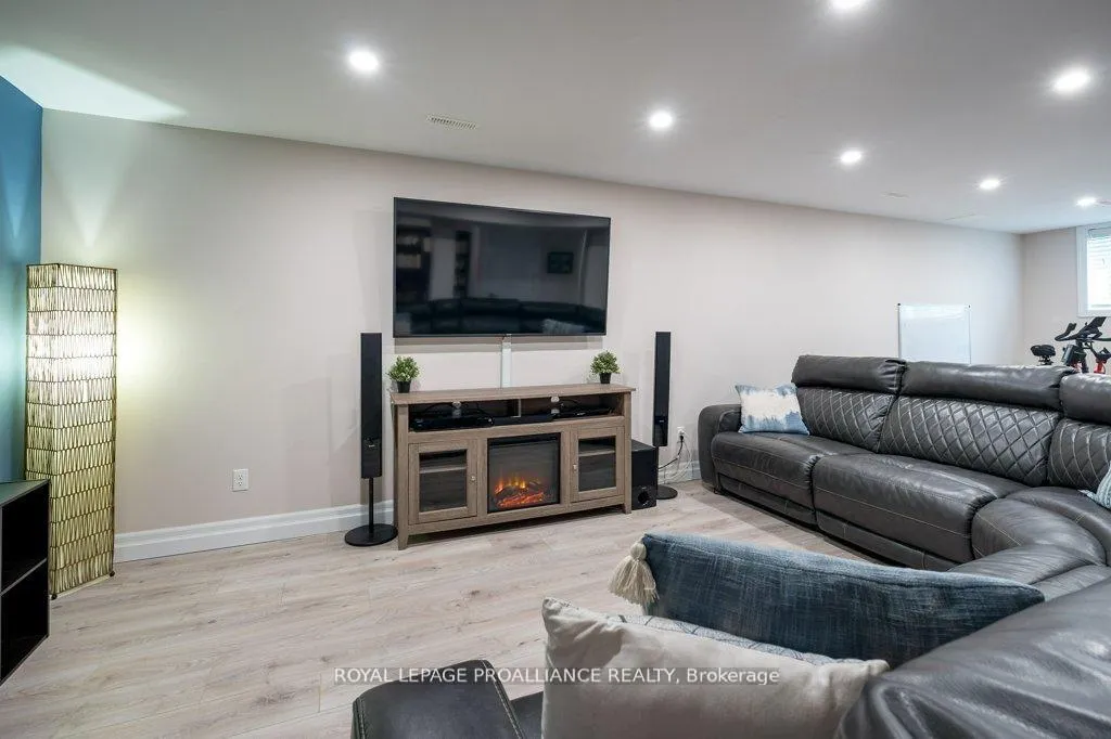 Photo 40 of 60 Crews Crescent, Quinte West, Murray Ward — HOMEH