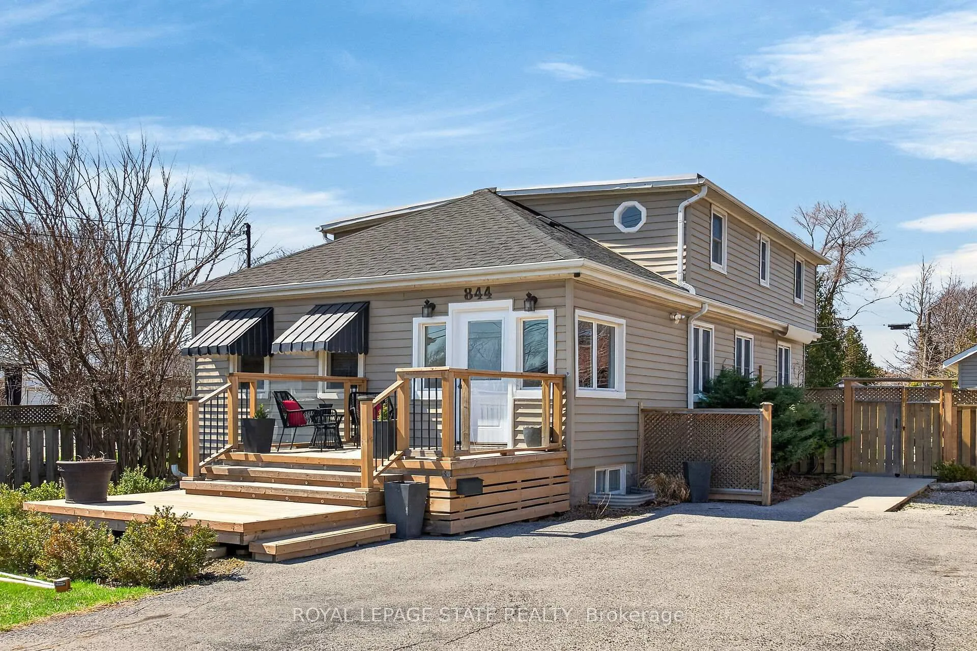 Photo 1 of 844 Upper Wellington Street, Hamilton, Balfour — HOMEH