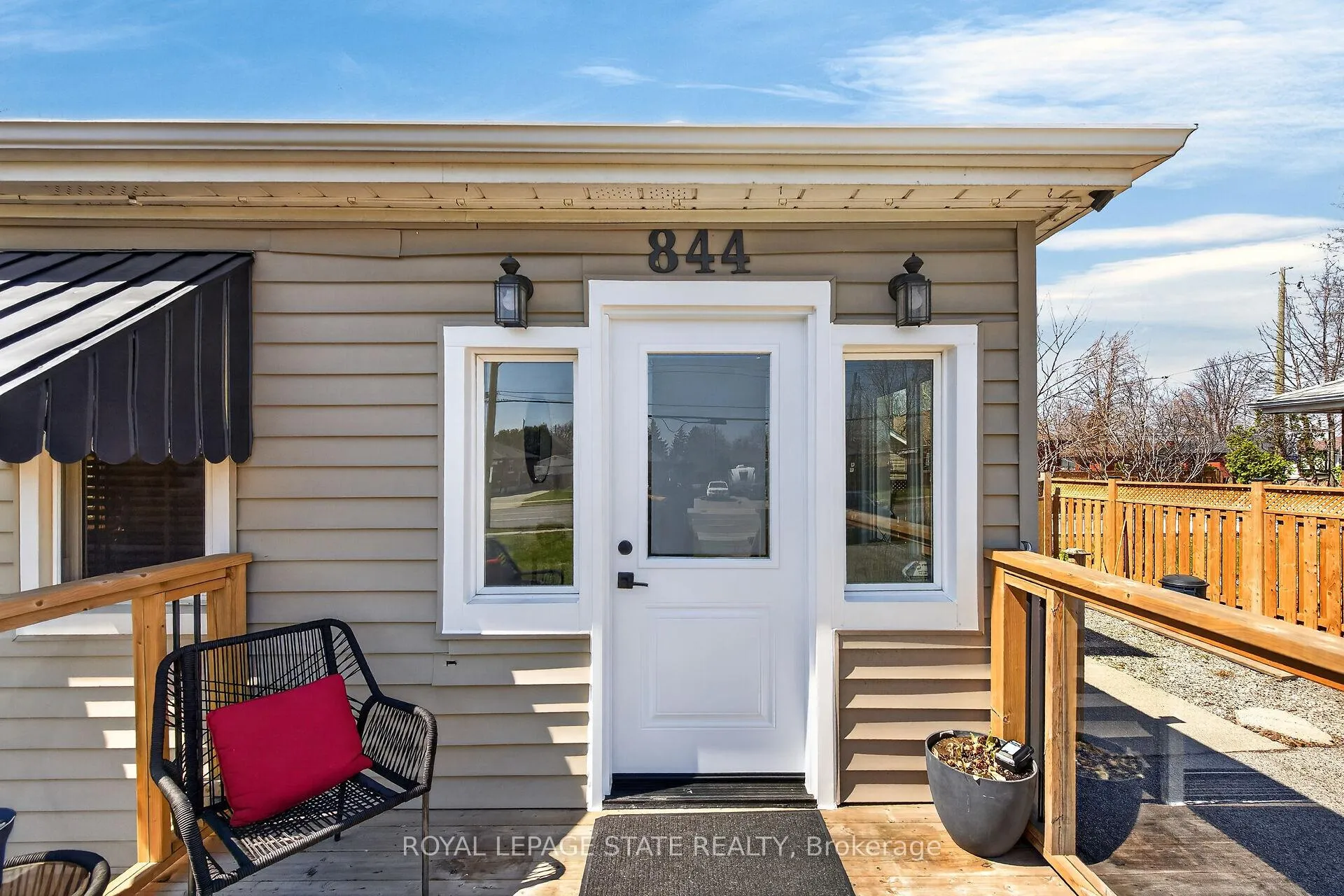 Photo 3 of 844 Upper Wellington Street, Hamilton, Balfour — HOMEH