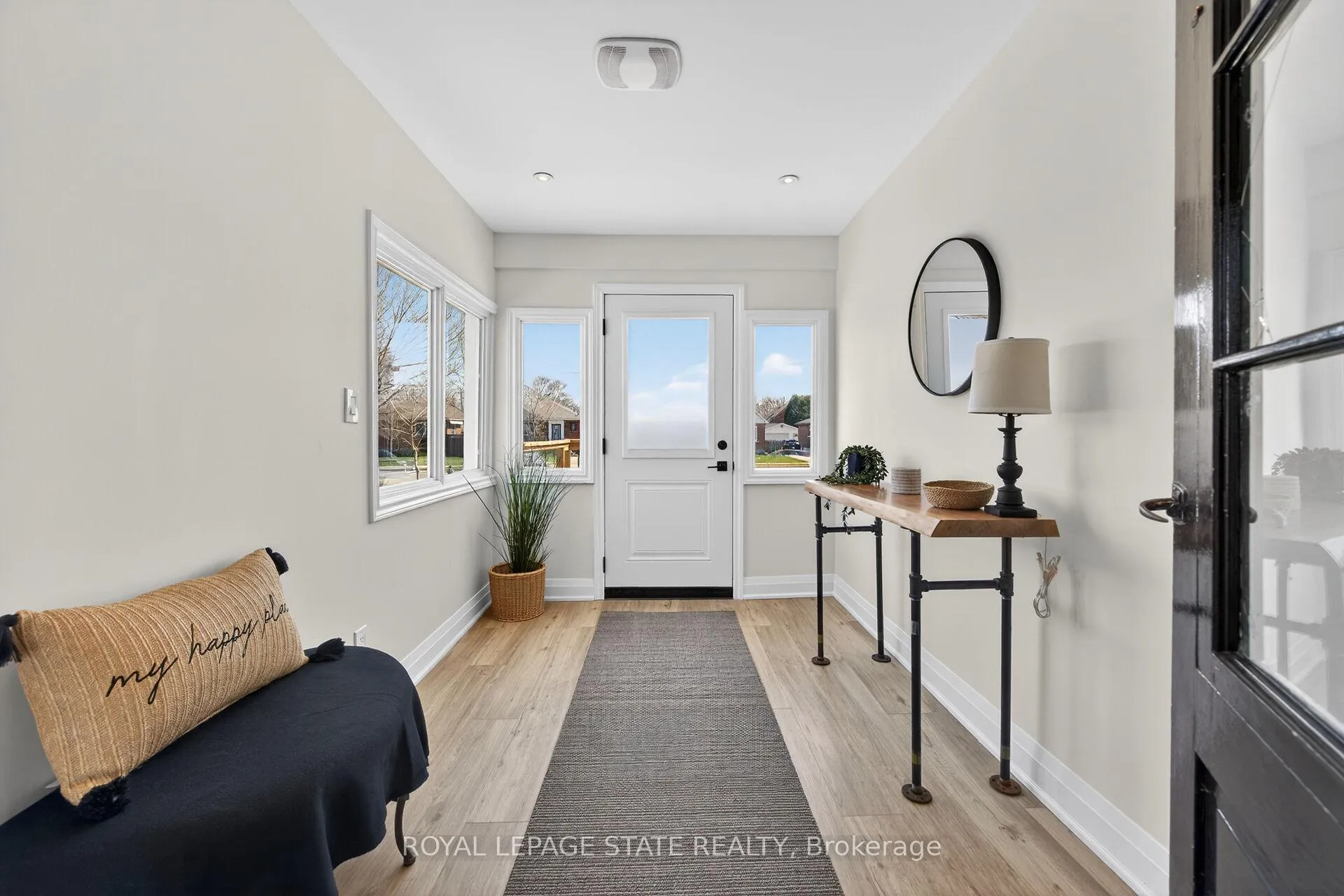 Photo 4 of 844 Upper Wellington Street, Hamilton, Balfour — HOMEH