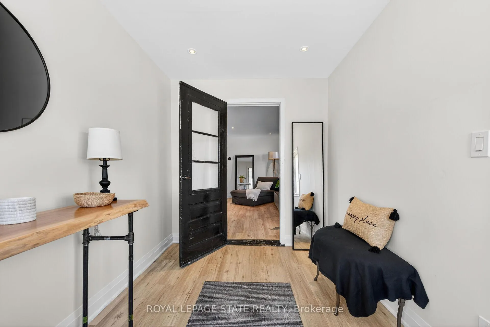 Photo 5 of 844 Upper Wellington Street, Hamilton, Balfour — HOMEH