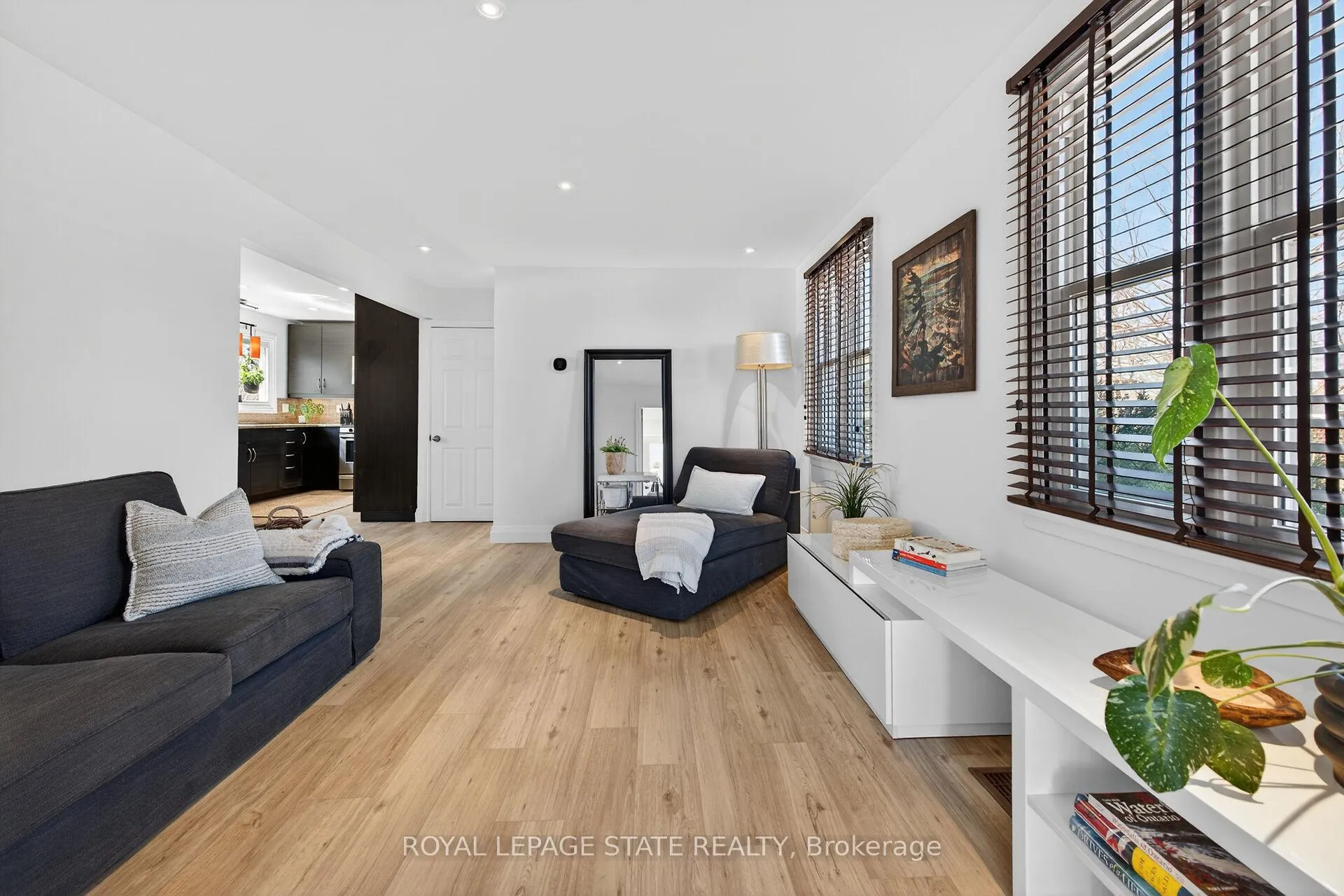 Photo 6 of 844 Upper Wellington Street, Hamilton, Balfour — HOMEH