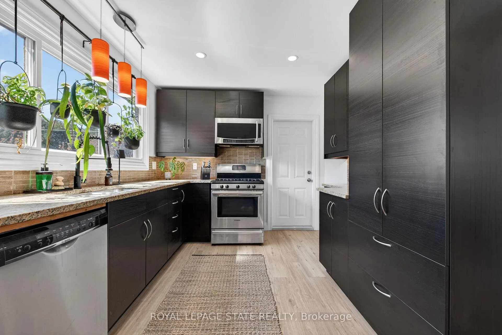 Photo 9 of 844 Upper Wellington Street, Hamilton, Balfour — HOMEH