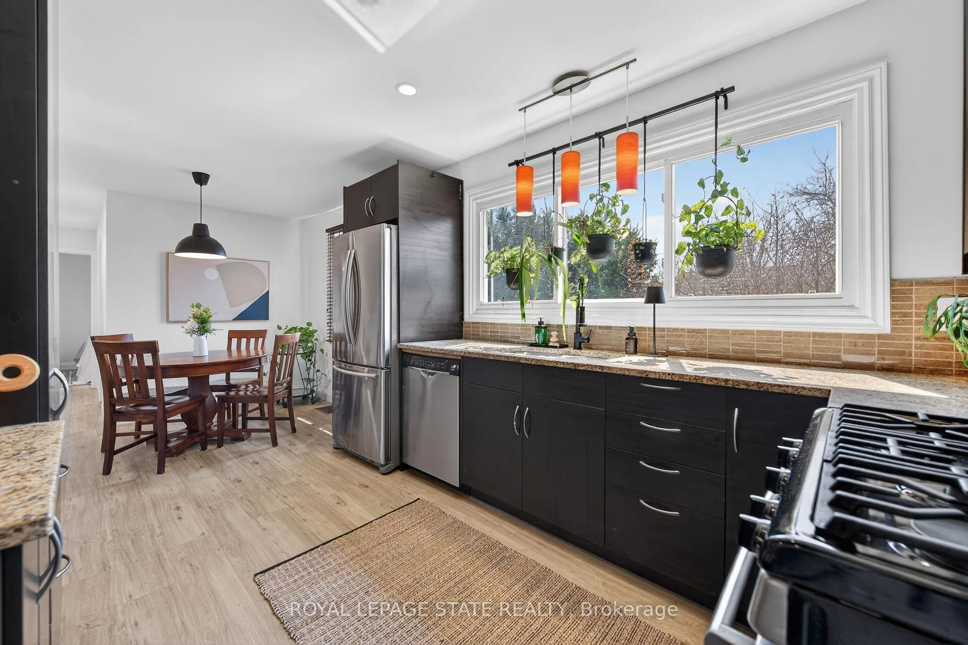 Photo 11 of 844 Upper Wellington Street, Hamilton, Balfour — HOMEH