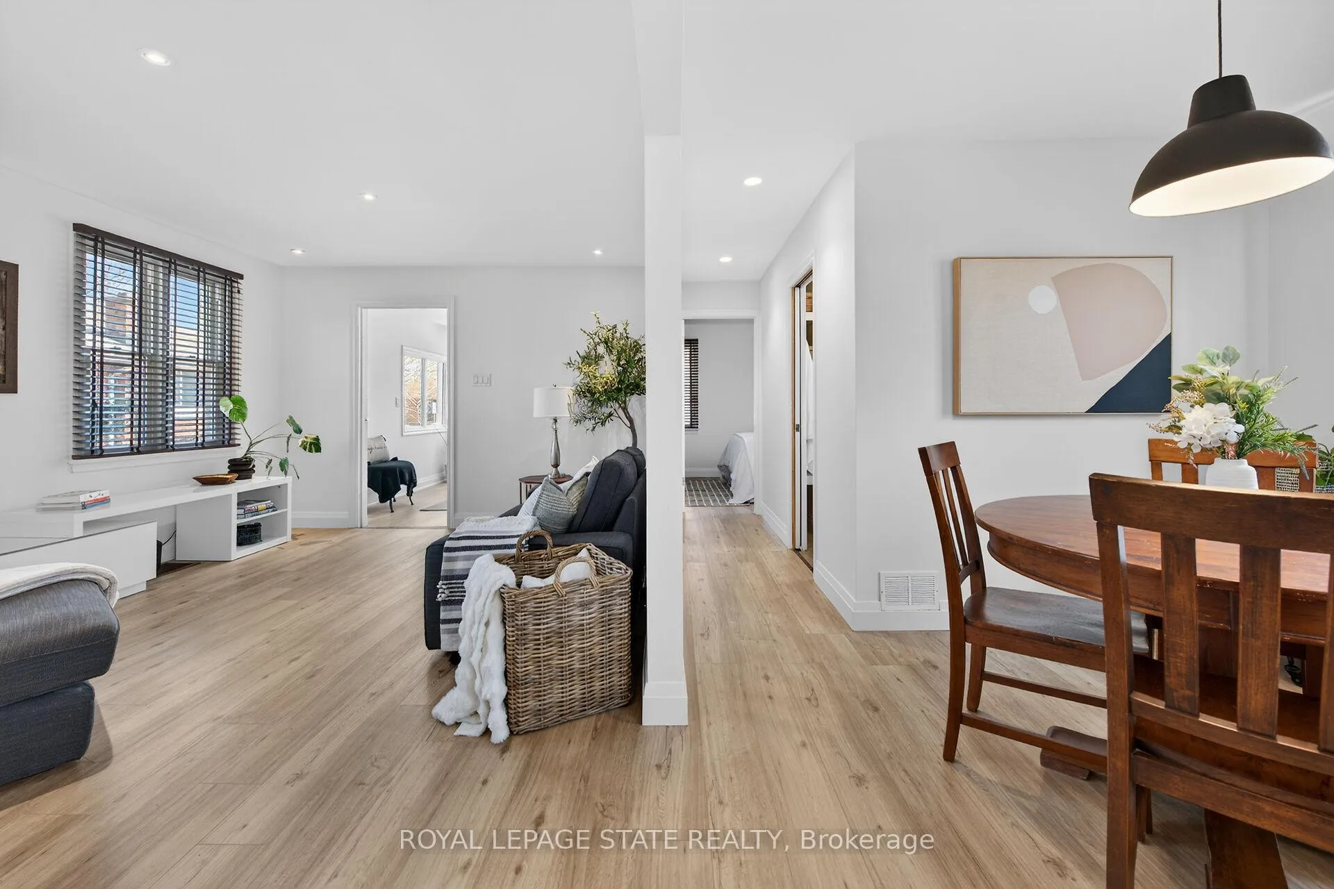 Photo 14 of 844 Upper Wellington Street, Hamilton, Balfour — HOMEH
