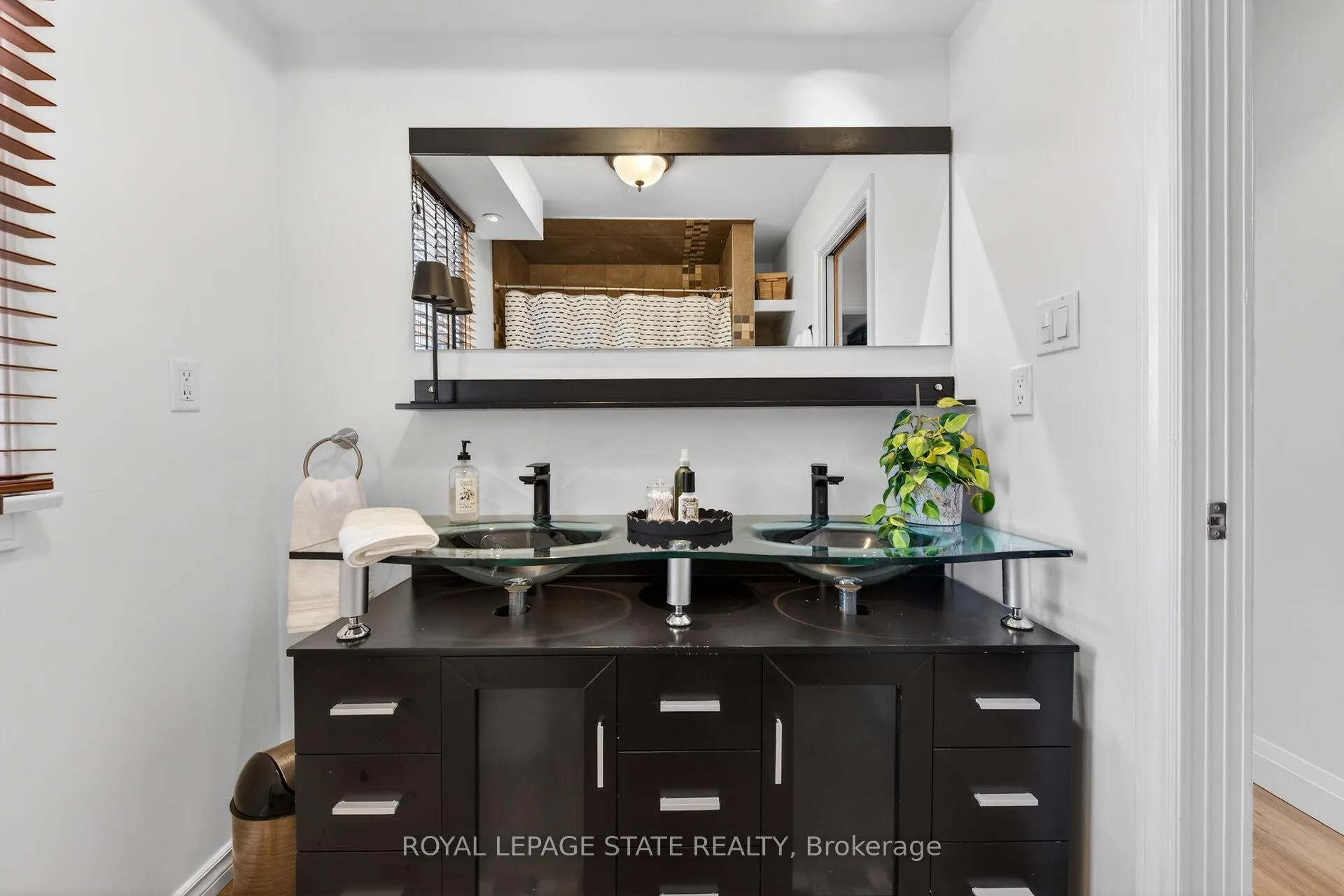 Photo 17 of 844 Upper Wellington Street, Hamilton, Balfour — HOMEH