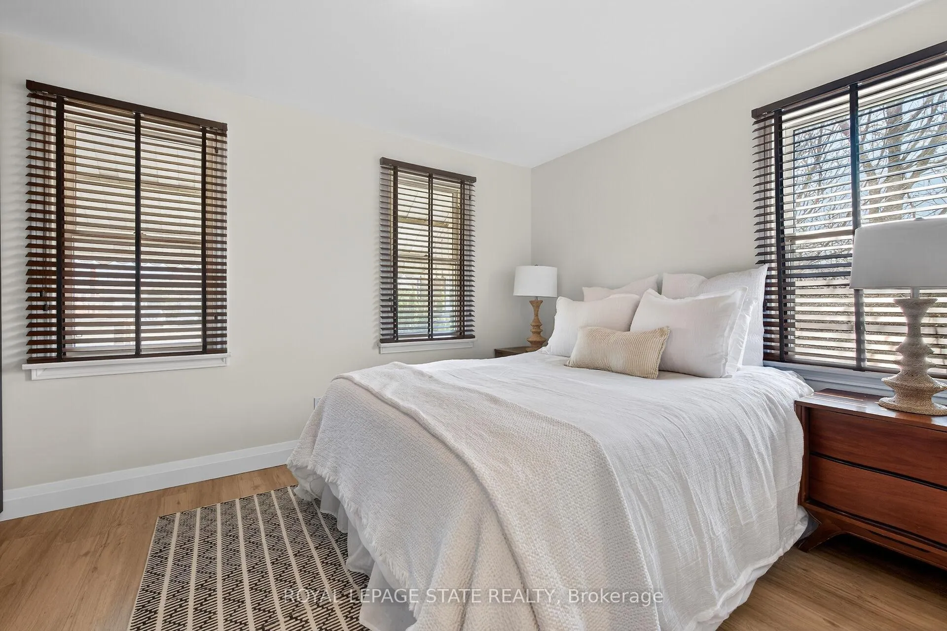 Photo 19 of 844 Upper Wellington Street, Hamilton, Balfour — HOMEH