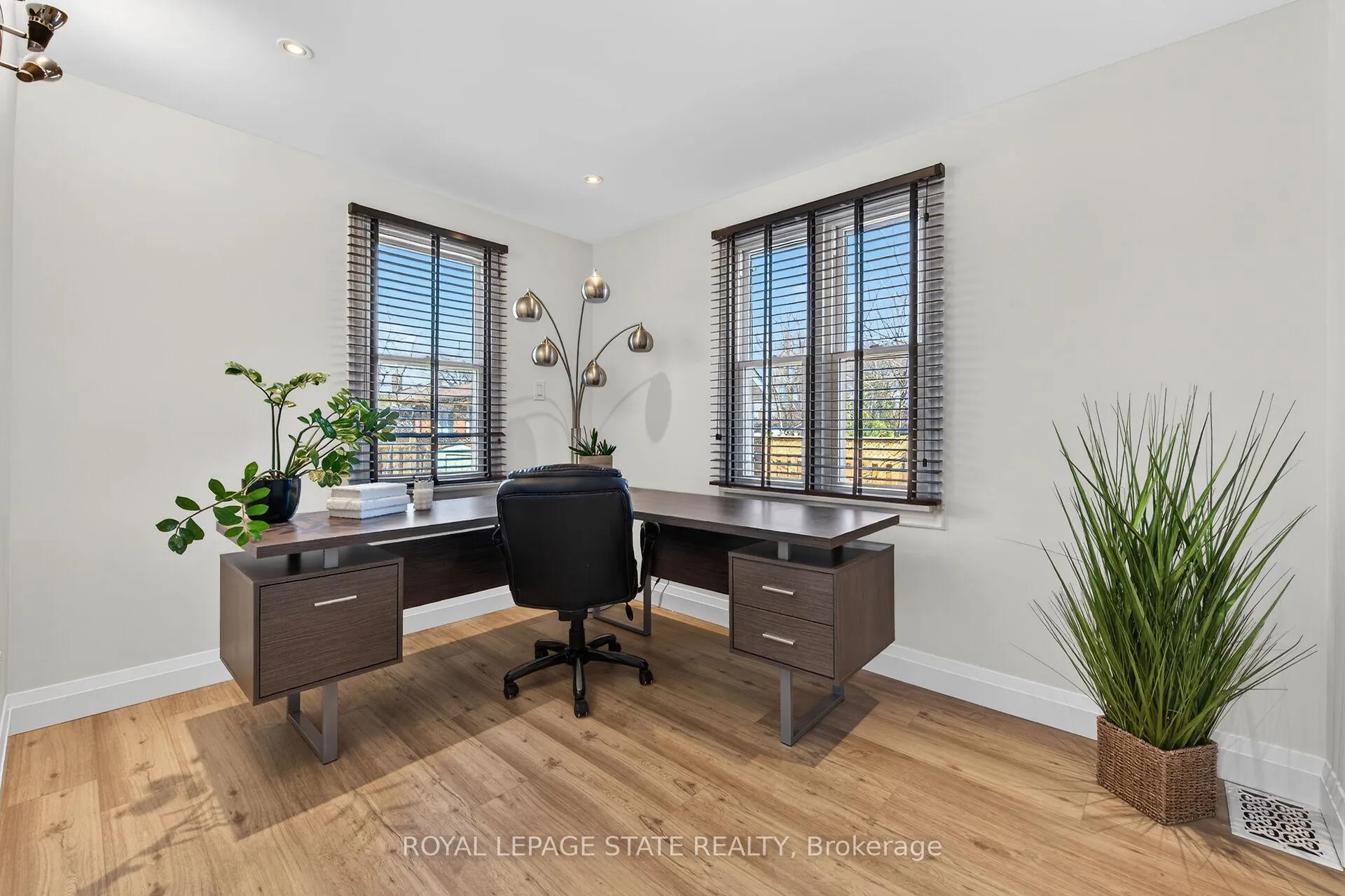 Photo 22 of 844 Upper Wellington Street, Hamilton, Balfour — HOMEH