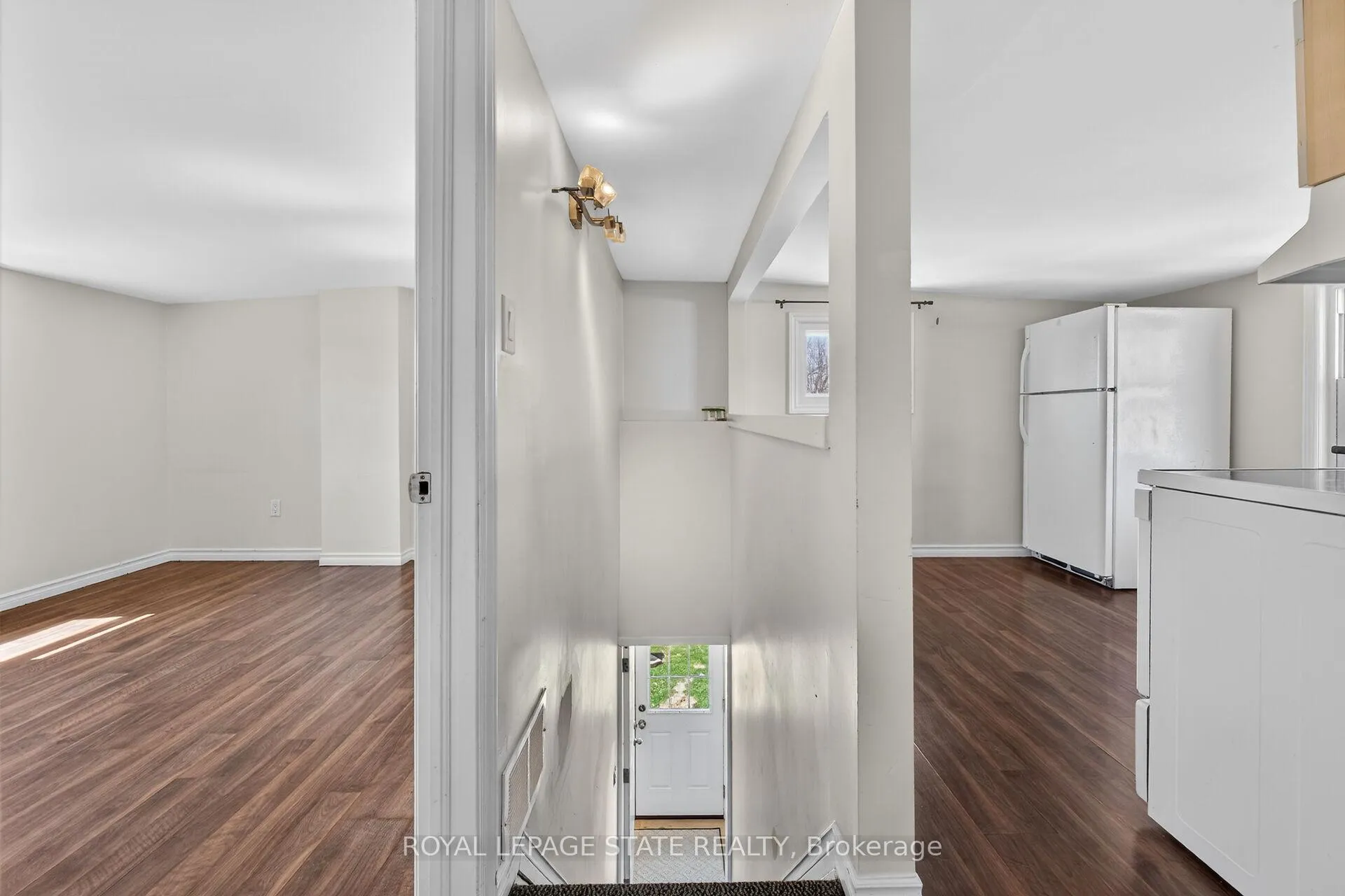 Photo 32 of 844 Upper Wellington Street, Hamilton, Balfour — HOMEH