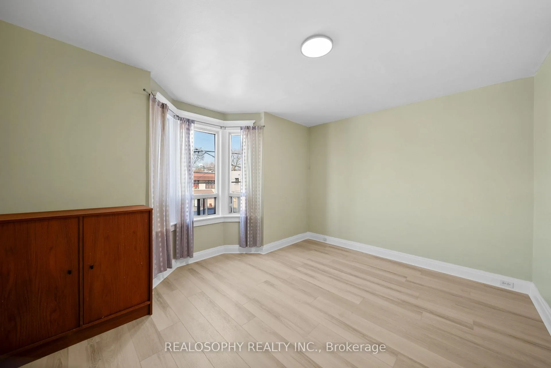 Photo 14 of 865 Pape Avenue, Toronto, Danforth Village-East York — HOMEH