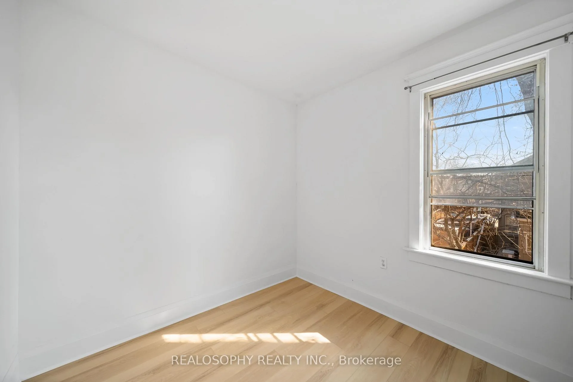 Photo 18 of 865 Pape Avenue, Toronto, Danforth Village-East York — HOMEH