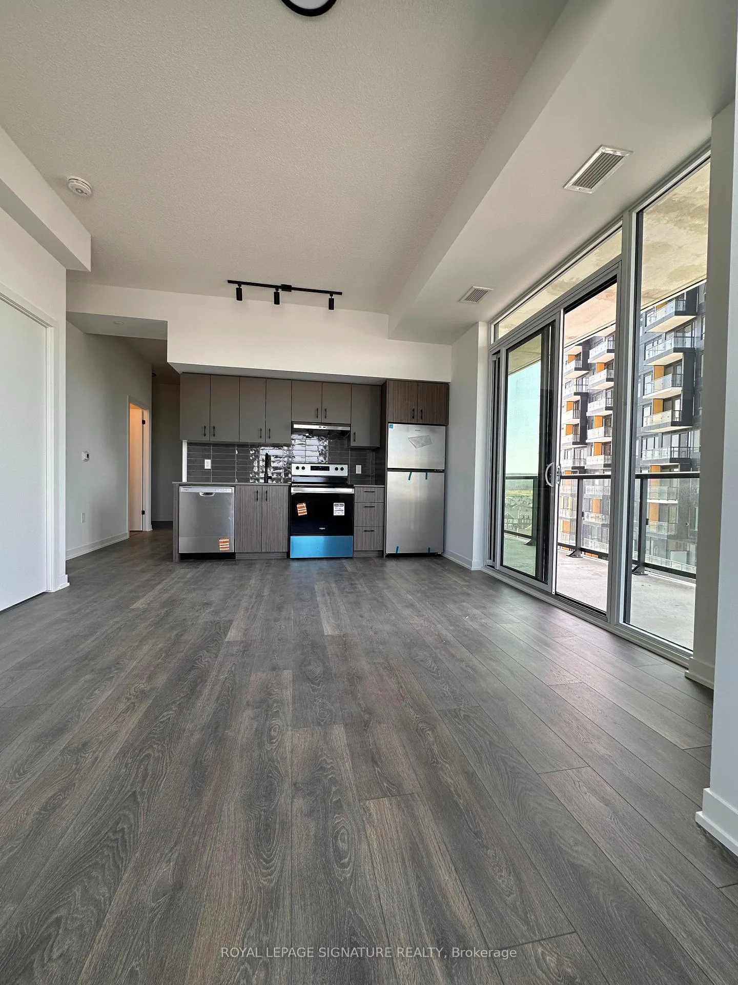 Photo 8 of Unit 903, 4878 Powers Common, Burlington, Alton — HOMEH