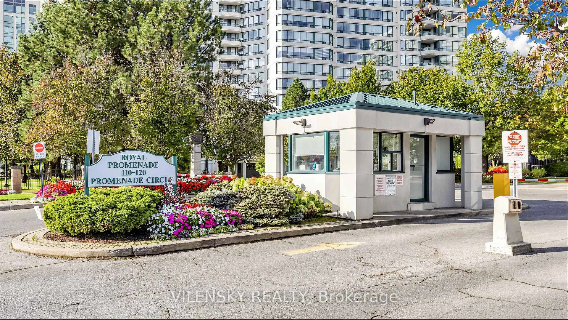 Photo 2 of Unit 1402, 110 Promenade Circle, Vaughan, Brownridge — HOMEH