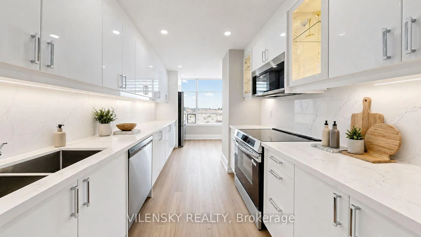 Photo 9 of Unit 1402, 110 Promenade Circle, Vaughan, Brownridge — HOMEH