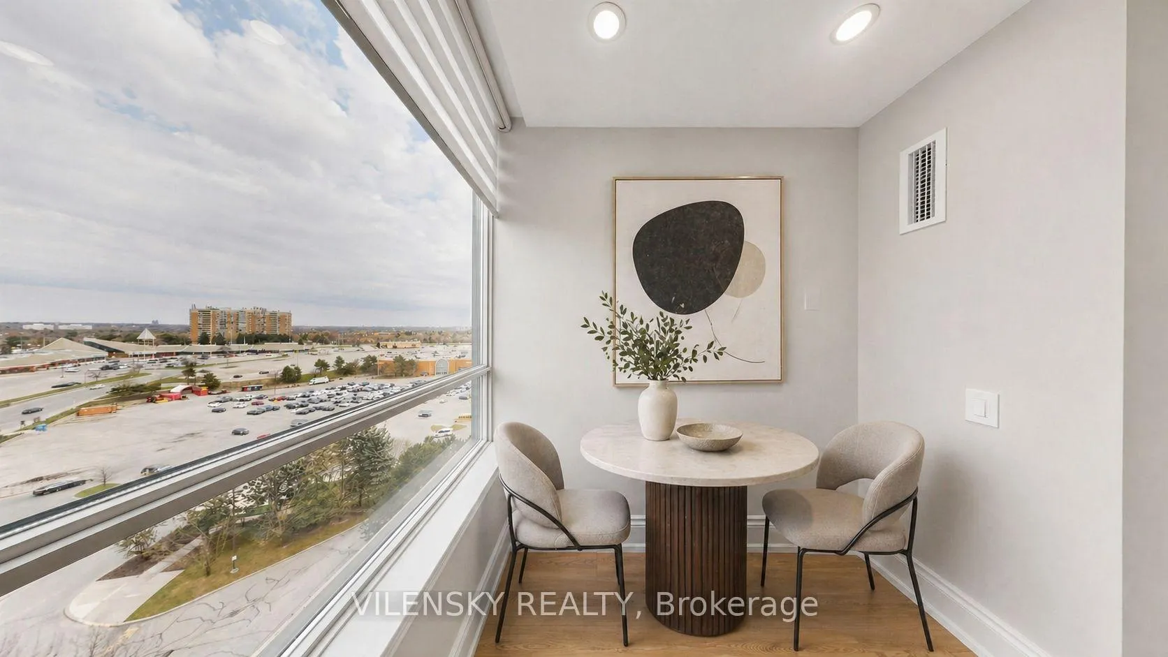 Photo 13 of Unit 1402, 110 Promenade Circle, Vaughan, Brownridge — HOMEH