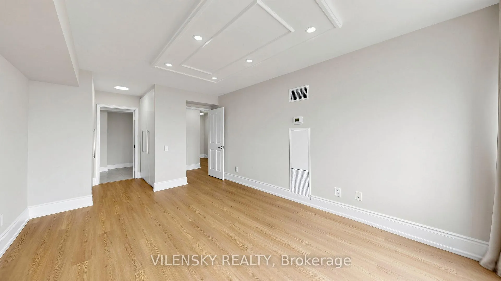 Photo 16 of Unit 1402, 110 Promenade Circle, Vaughan, Brownridge — HOMEH