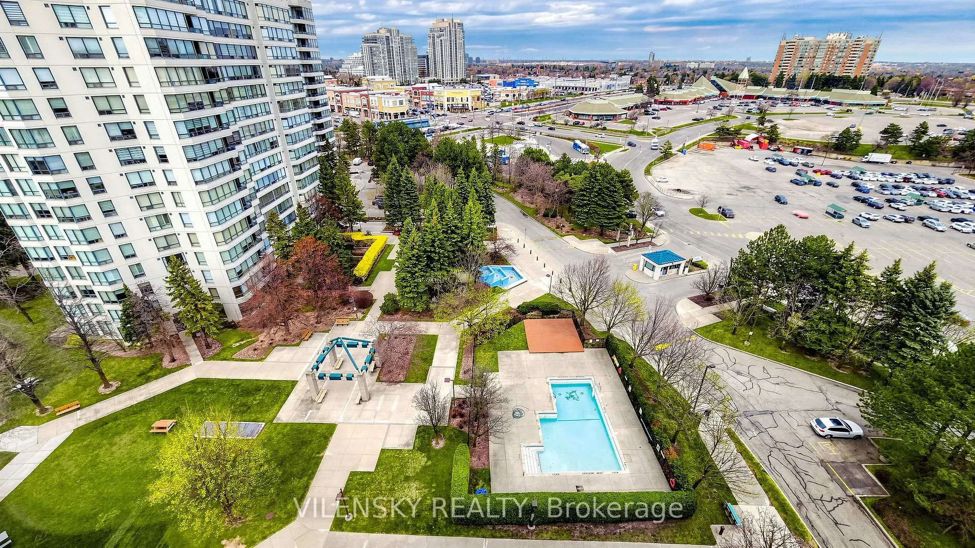 Photo 28 of Unit 1402, 110 Promenade Circle, Vaughan, Brownridge — HOMEH