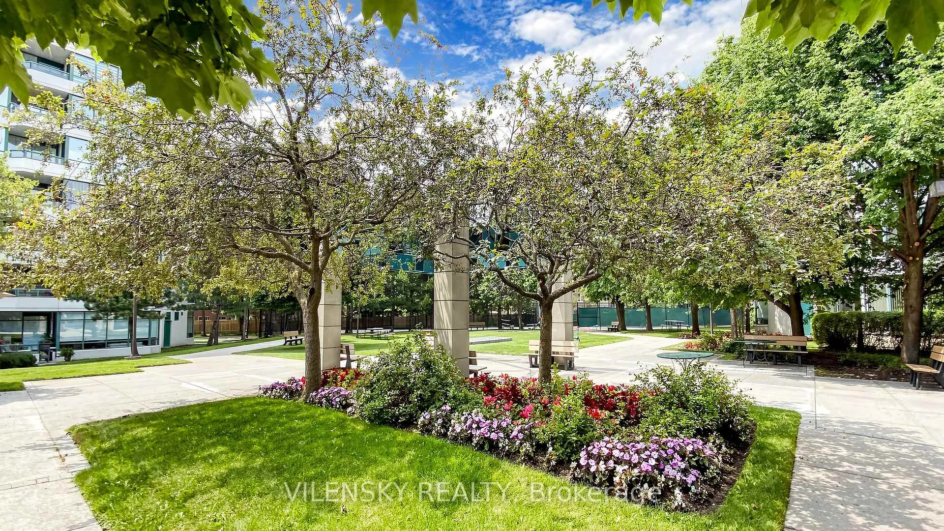 Photo 38 of Unit 1402, 110 Promenade Circle, Vaughan, Brownridge — HOMEH
