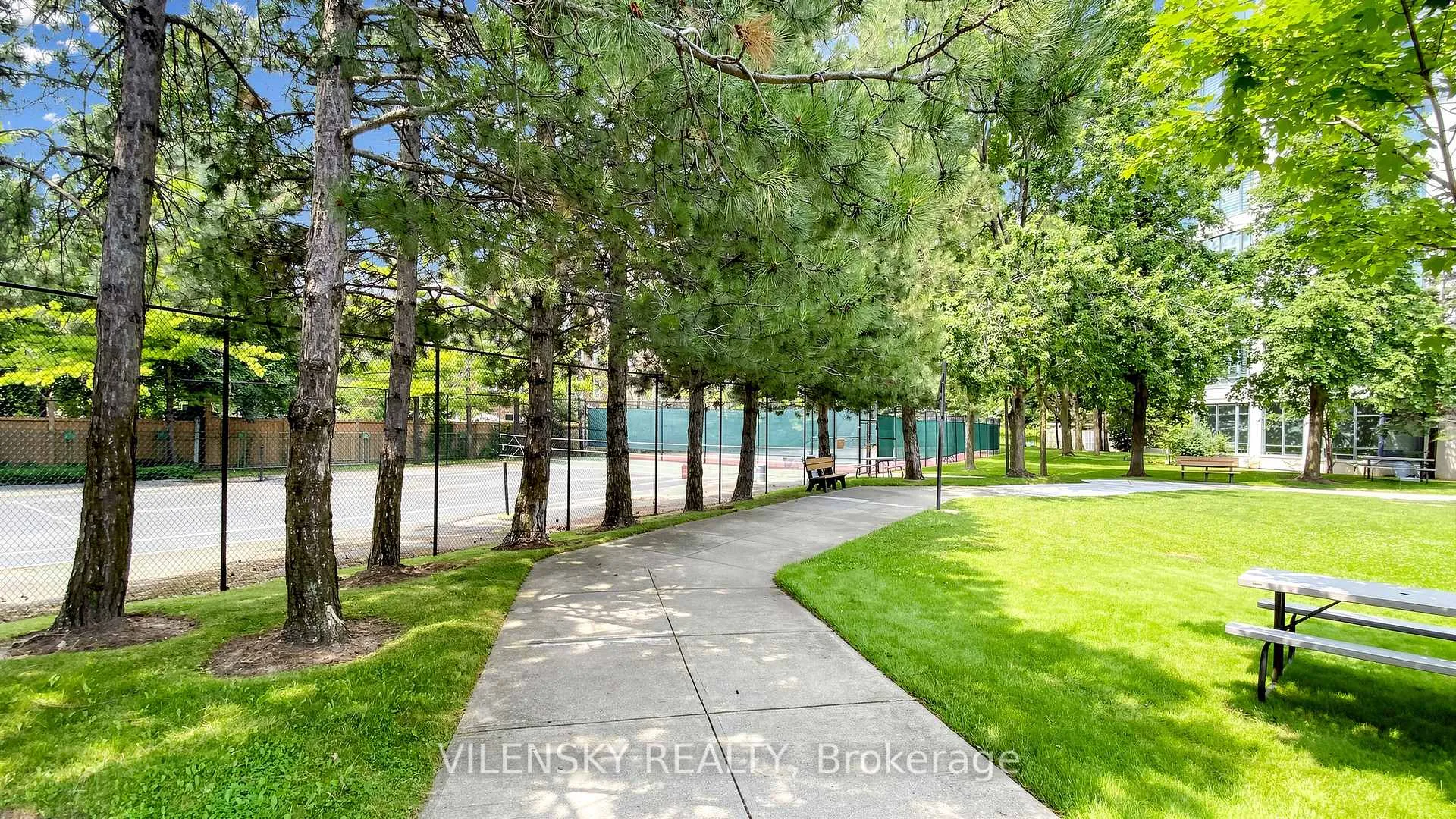 Photo 39 of Unit 1402, 110 Promenade Circle, Vaughan, Brownridge — HOMEH