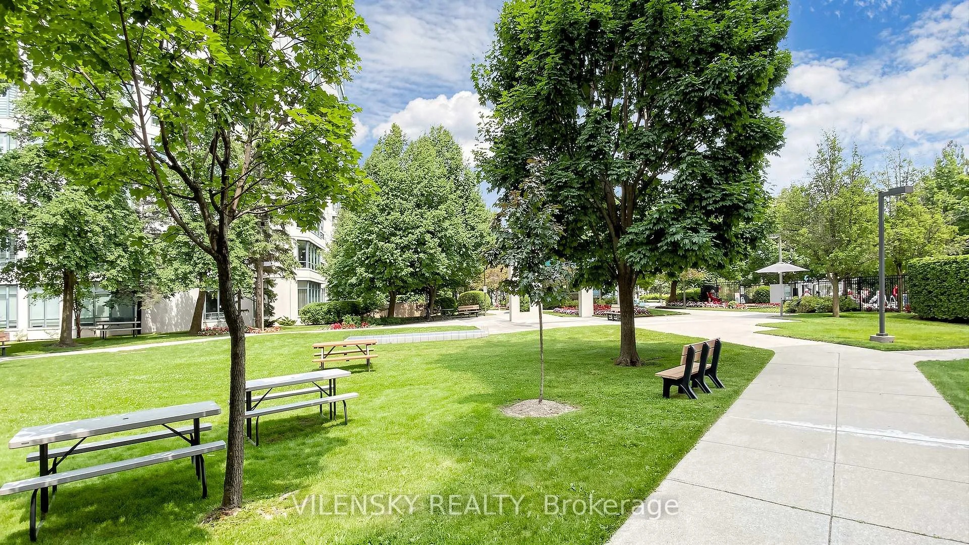 Photo 40 of Unit 1402, 110 Promenade Circle, Vaughan, Brownridge — HOMEH
