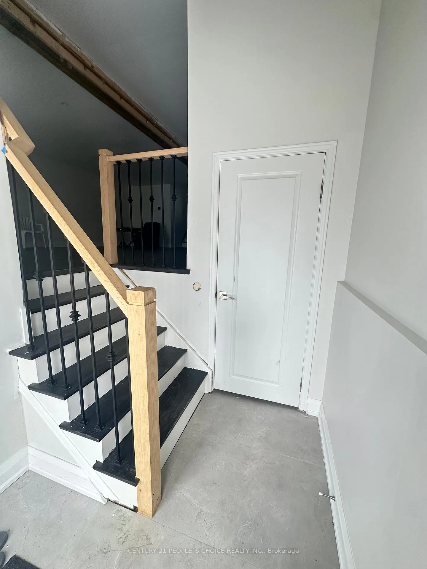 Front of Unit Upper, 82 John Lindsay Court