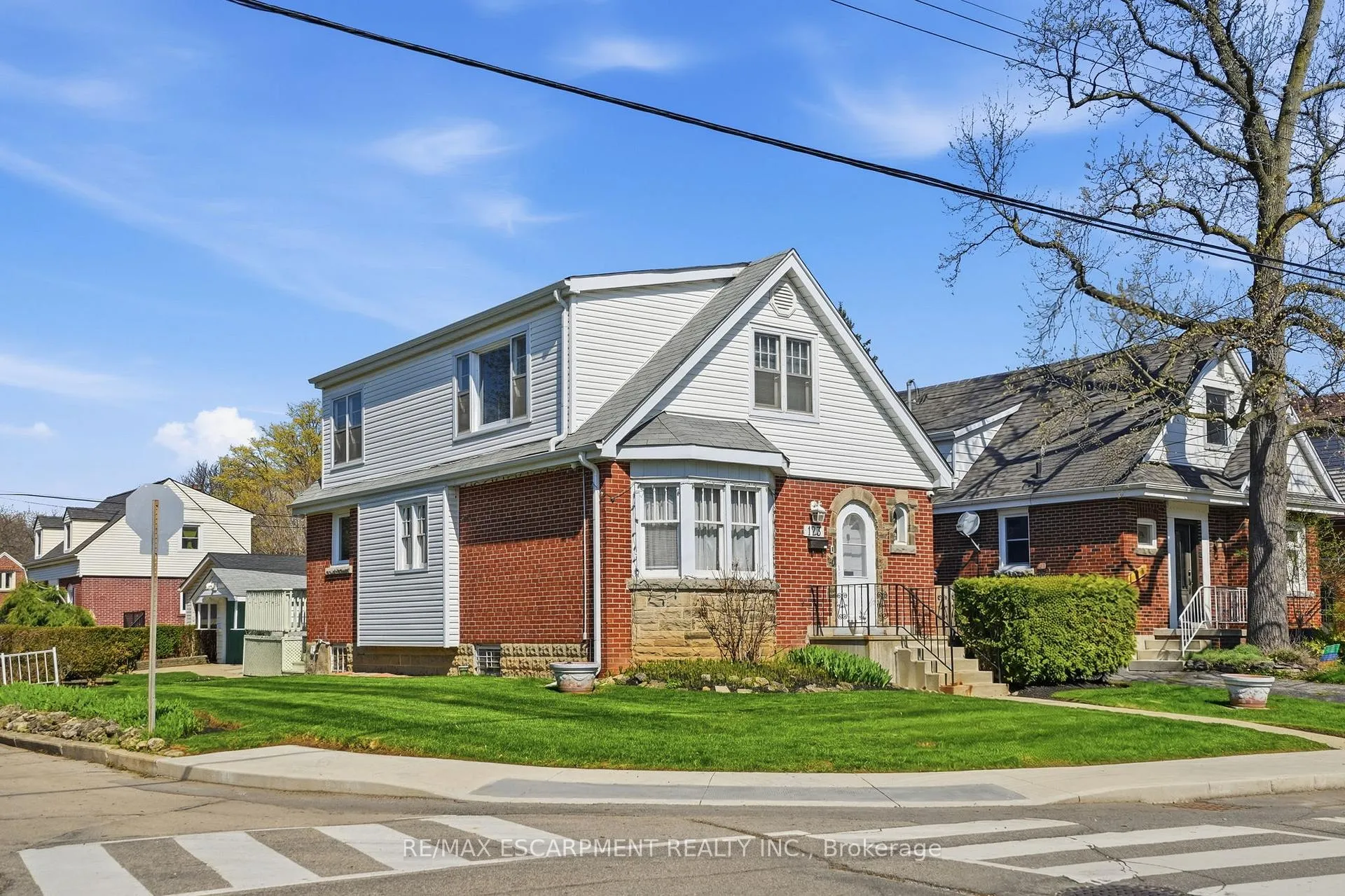 Photo 2 of 123 Longwood Road N, Hamilton, Westdale — HOMEH