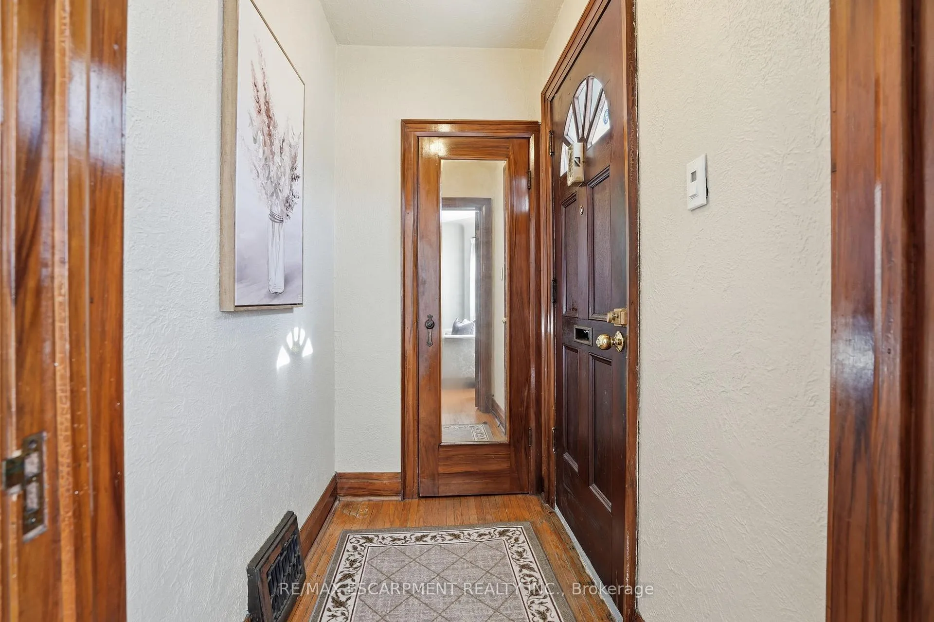 Photo 5 of 123 Longwood Road N, Hamilton, Westdale — HOMEH
