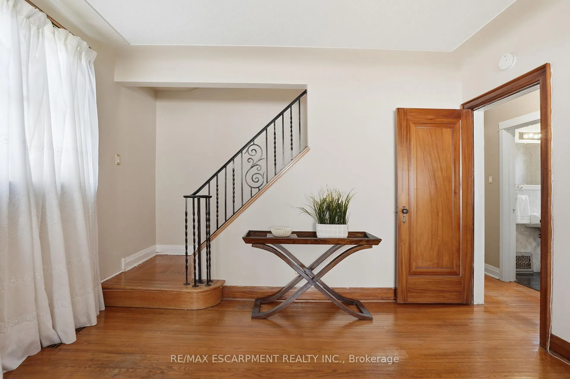 Photo 6 of 123 Longwood Road N, Hamilton, Westdale — HOMEH