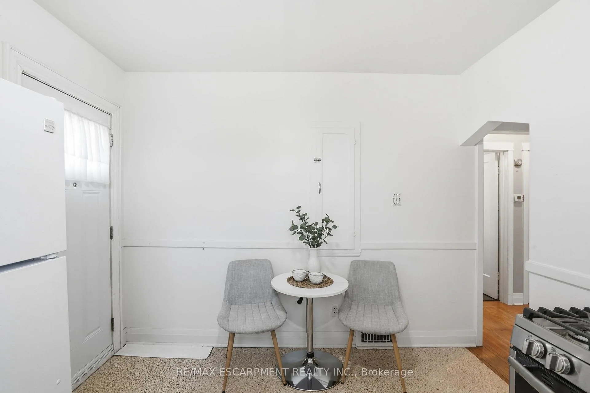 Photo 14 of 123 Longwood Road N, Hamilton, Westdale — HOMEH