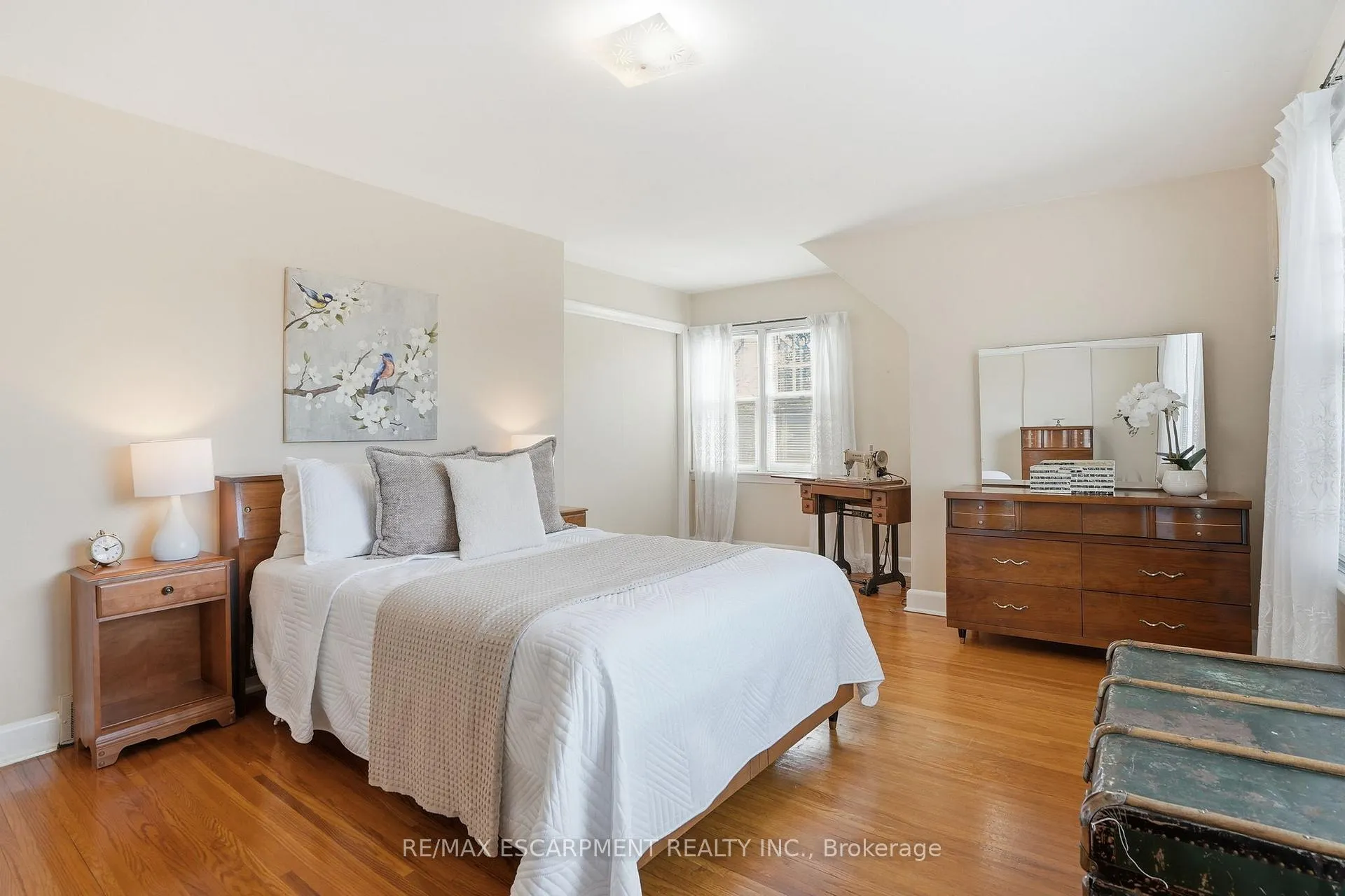 Photo 22 of 123 Longwood Road N, Hamilton, Westdale — HOMEH