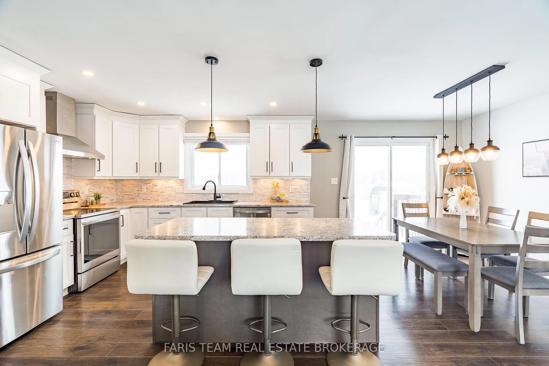 Photo 6 of 61 Mill Street E, Springwater, Rural Springwater — HOMEH