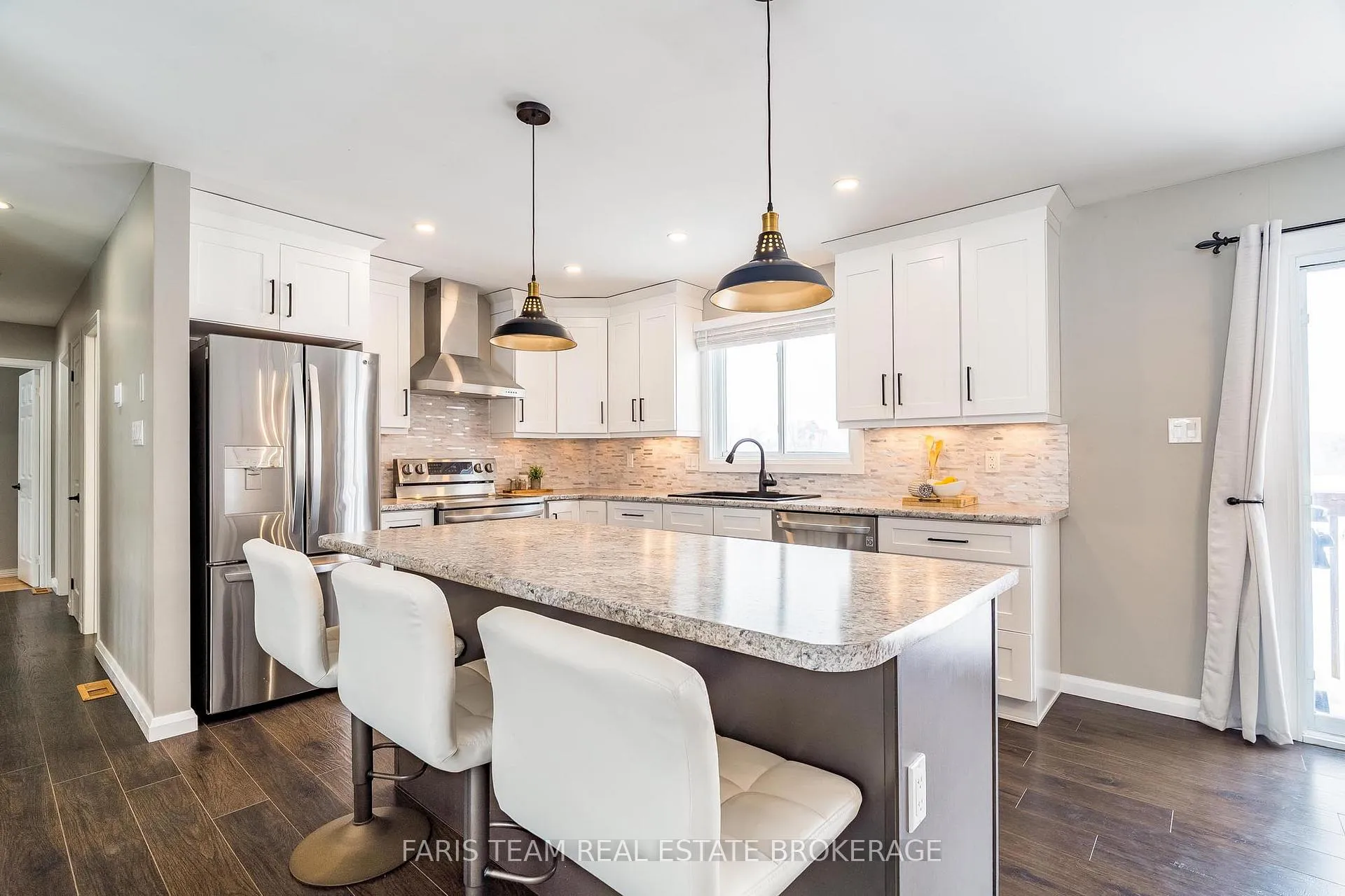 Photo 7 of 61 Mill Street E, Springwater, Rural Springwater — HOMEH
