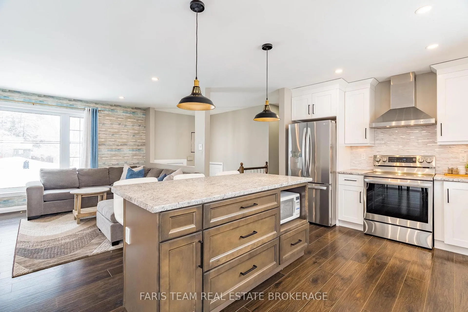 Photo 11 of 61 Mill Street E, Springwater, Rural Springwater — HOMEH