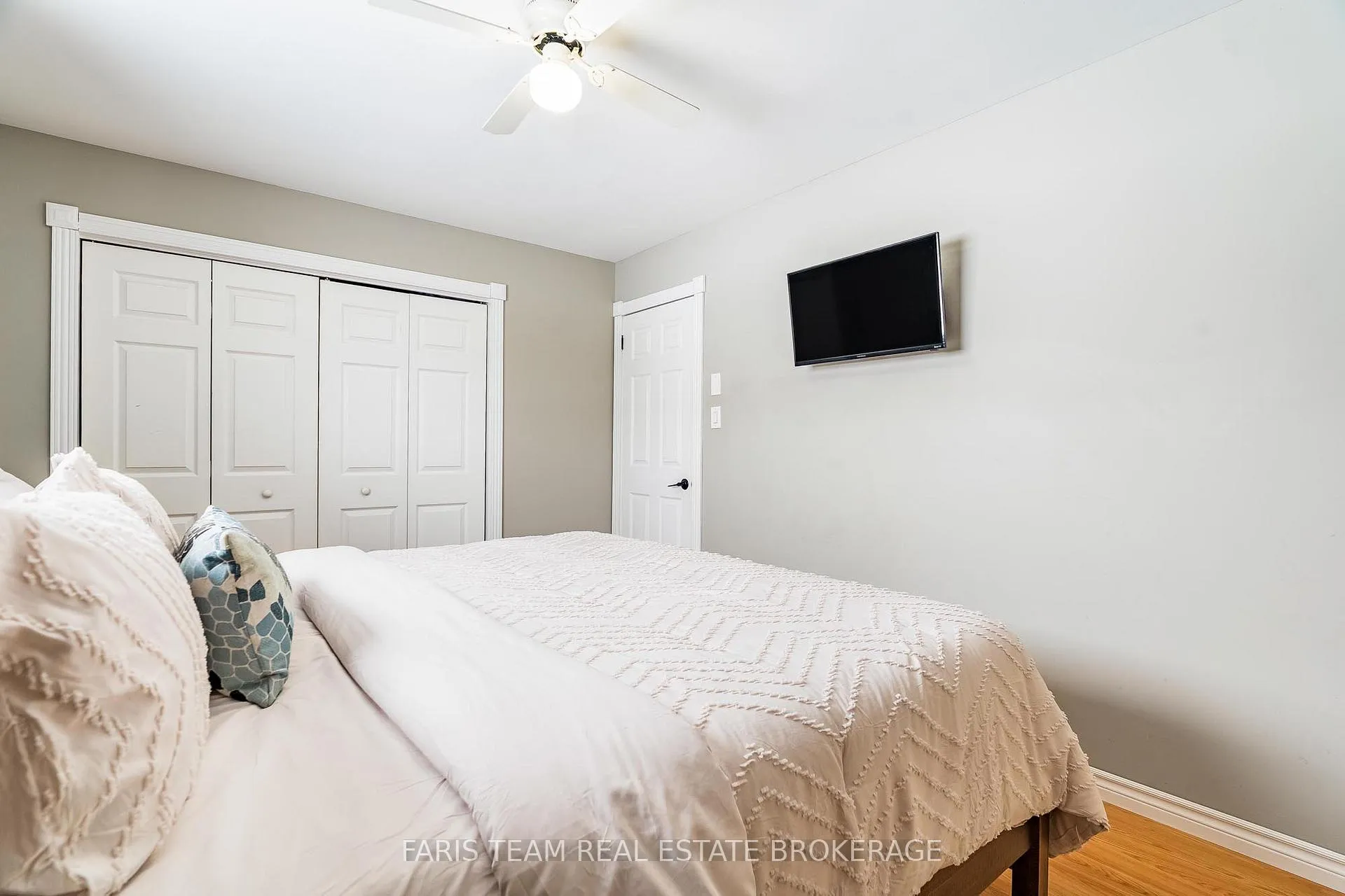 Photo 21 of 61 Mill Street E, Springwater, Rural Springwater — HOMEH