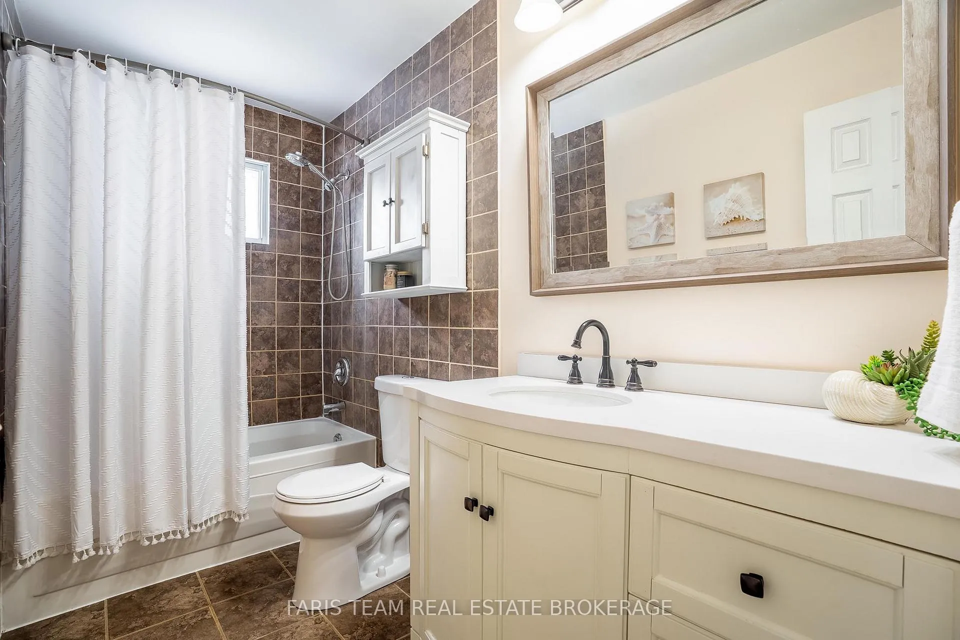 Photo 25 of 61 Mill Street E, Springwater, Rural Springwater — HOMEH
