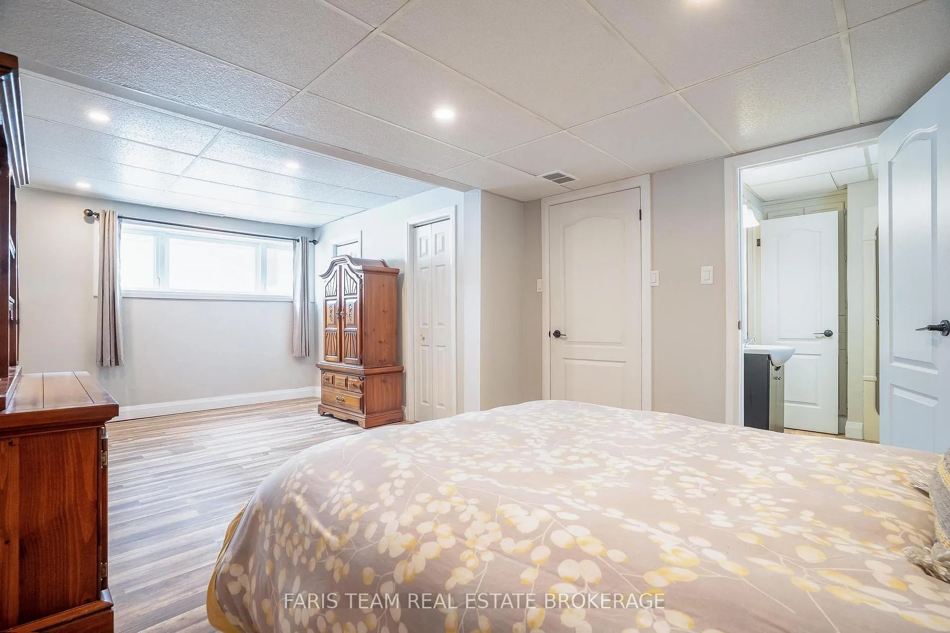Photo 35 of 61 Mill Street E, Springwater, Rural Springwater — HOMEH