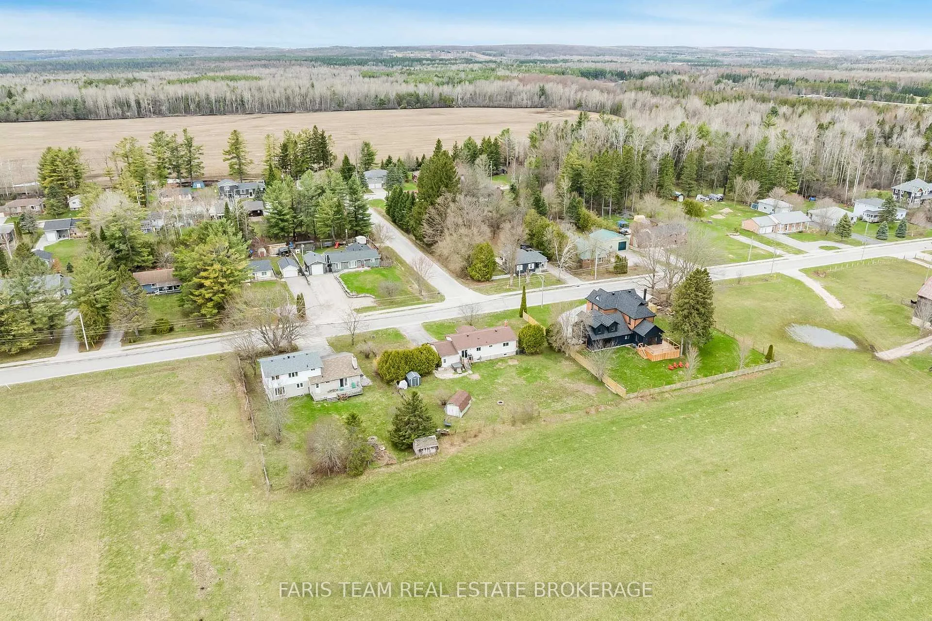 Photo 47 of 61 Mill Street E, Springwater, Rural Springwater — HOMEH